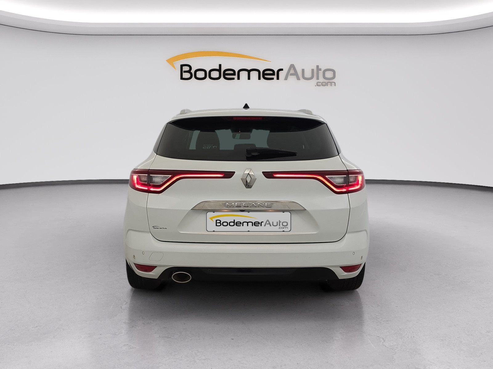 Vente en ligne Renault Megane 4 Estate Mégane IV Estate TCe 140 FAP au prix de 12 490 €