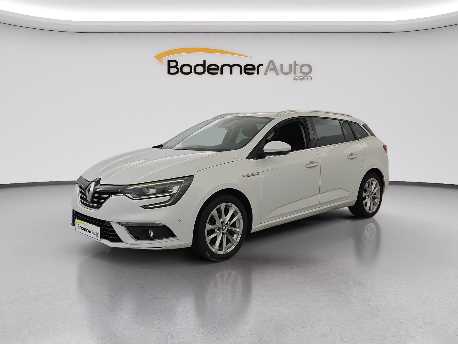 Renault Megane 4 Estate Mégane IV Estate TCe 140 FAP occasion de 2019 en vente à Saint-Lô