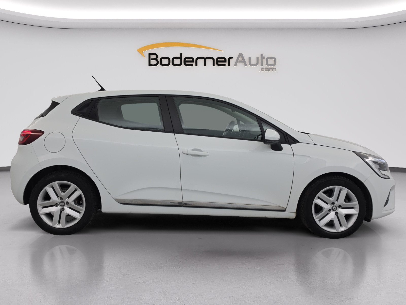 Vente en ligne Renault Clio 5 CLIO SOCIETE BLUE DCI 100 - 21N au prix de 12 690 €