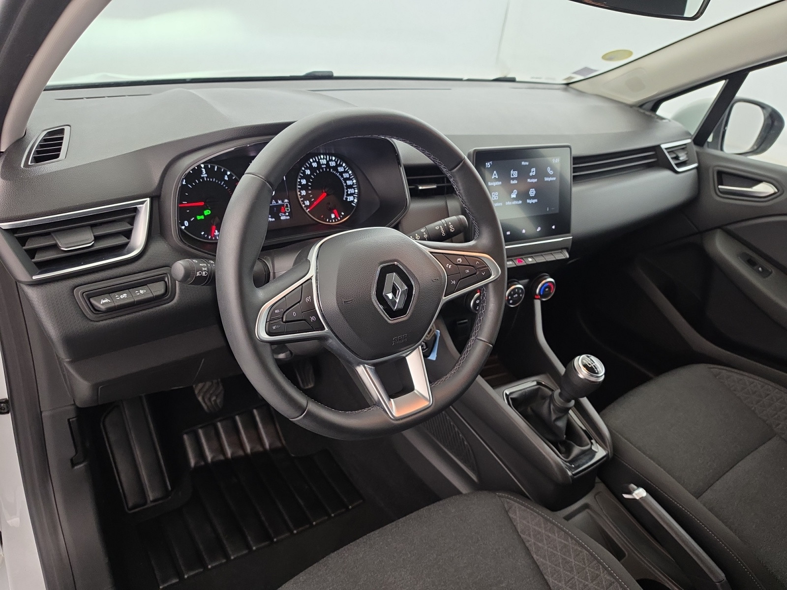 Vente en ligne Renault Clio 5 CLIO SOCIETE BLUE DCI 100 - 21N au prix de 12 690 €