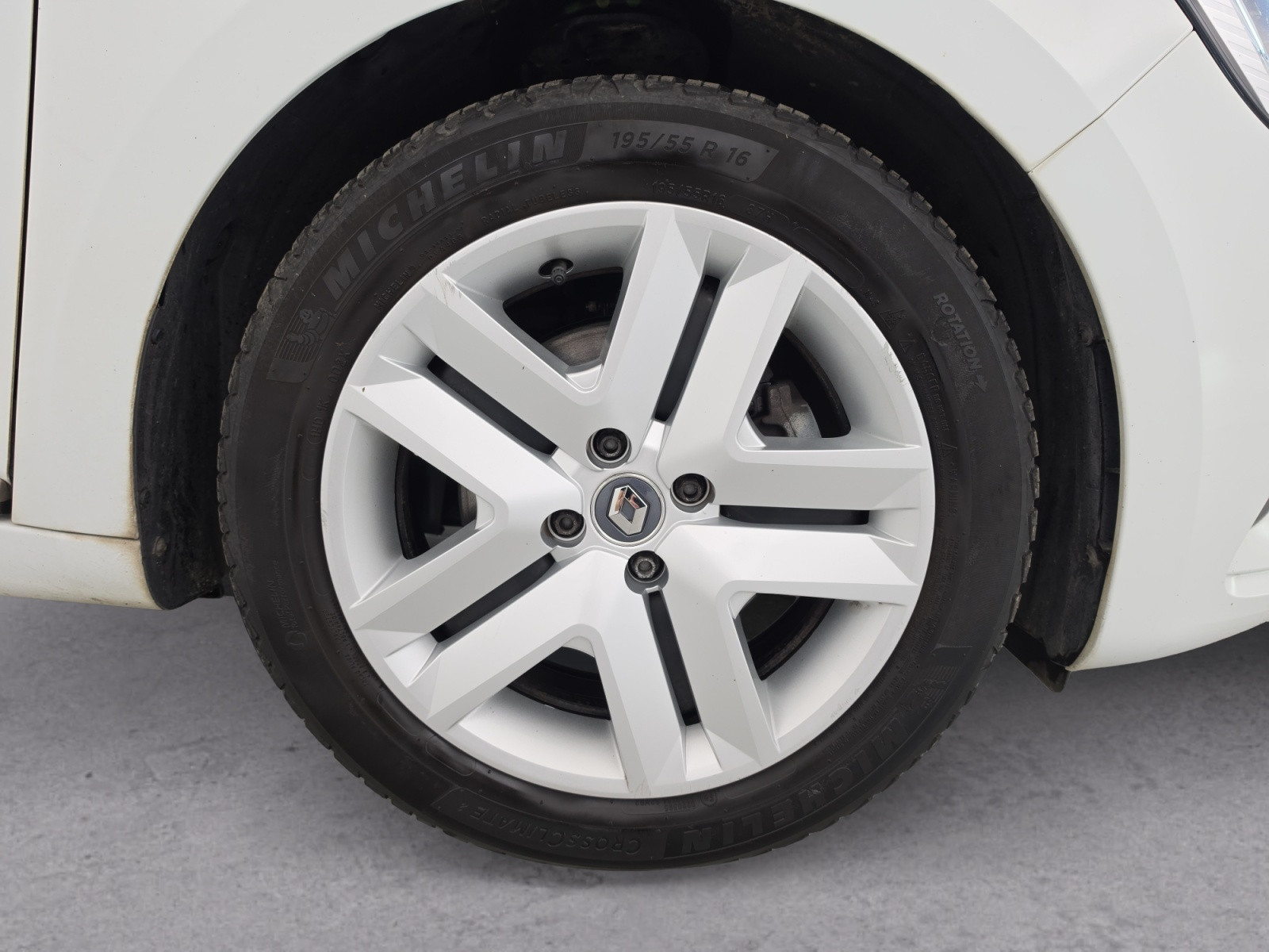 Vente en ligne Renault Clio 5 CLIO SOCIETE BLUE DCI 100 - 21N au prix de 12 690 €