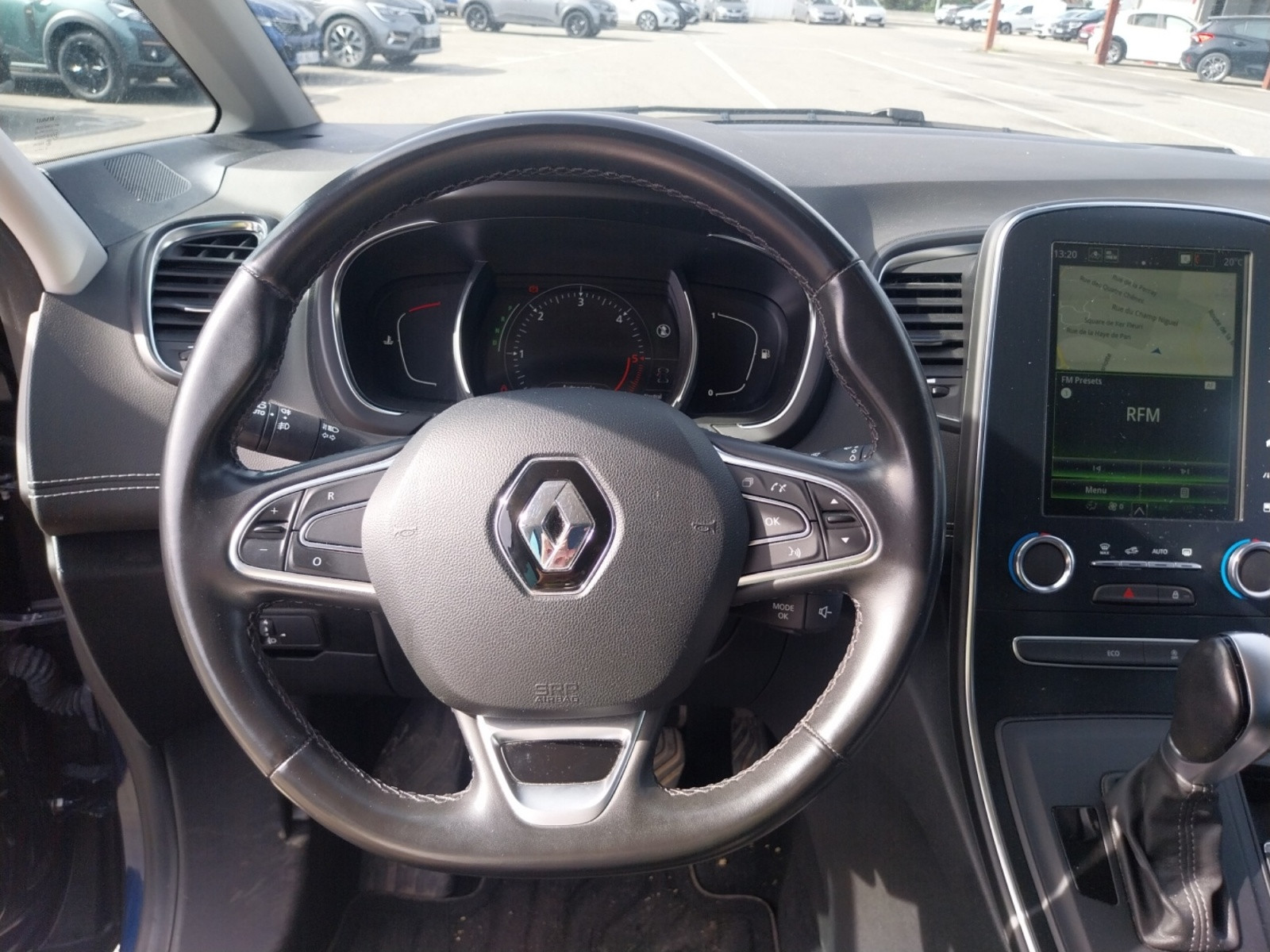 Vente en ligne Renault Grand Scenic 4 Grand Scenic Blue dCi 120 EDC au prix de 16 990 €
