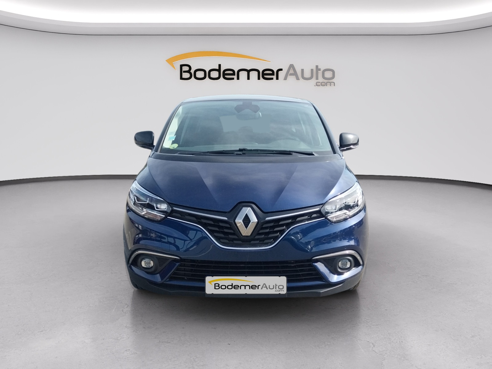 Vente en ligne Renault Grand Scenic 4 Grand Scenic Blue dCi 120 EDC au prix de 16 990 €