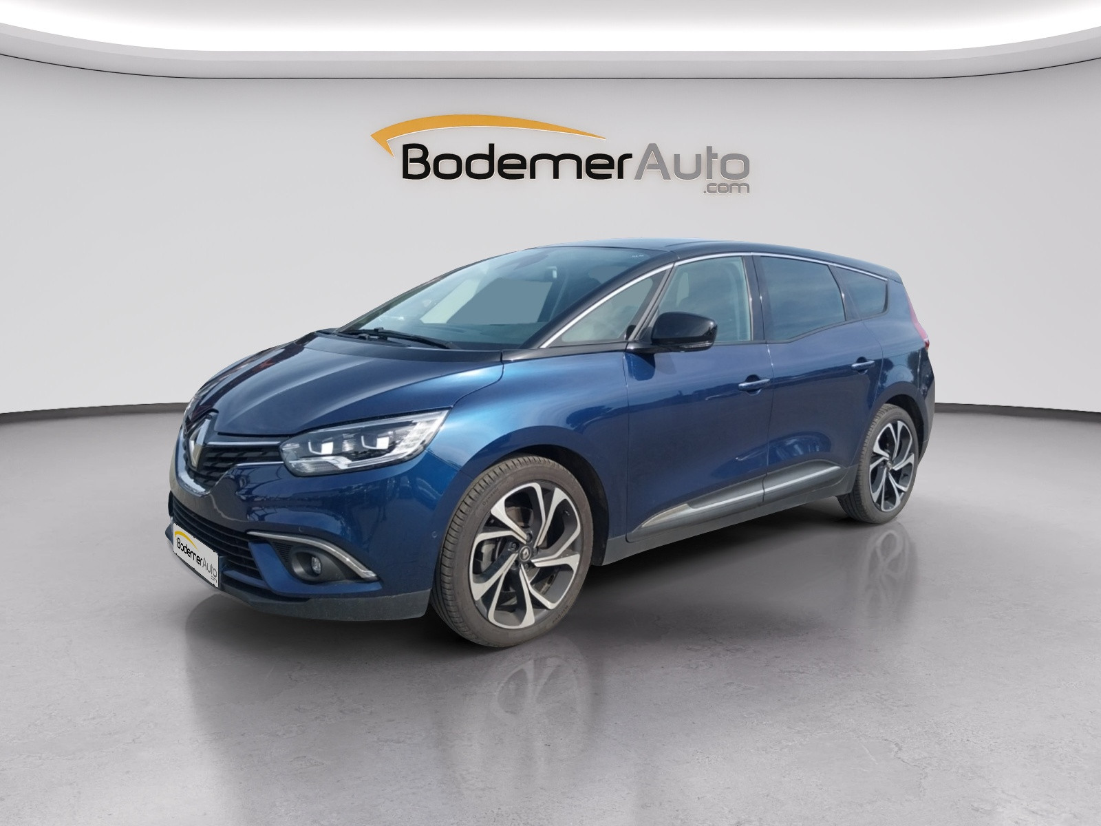 Vente en ligne Renault Grand Scenic 4 Grand Scenic Blue dCi 120 EDC au prix de 16 990 €