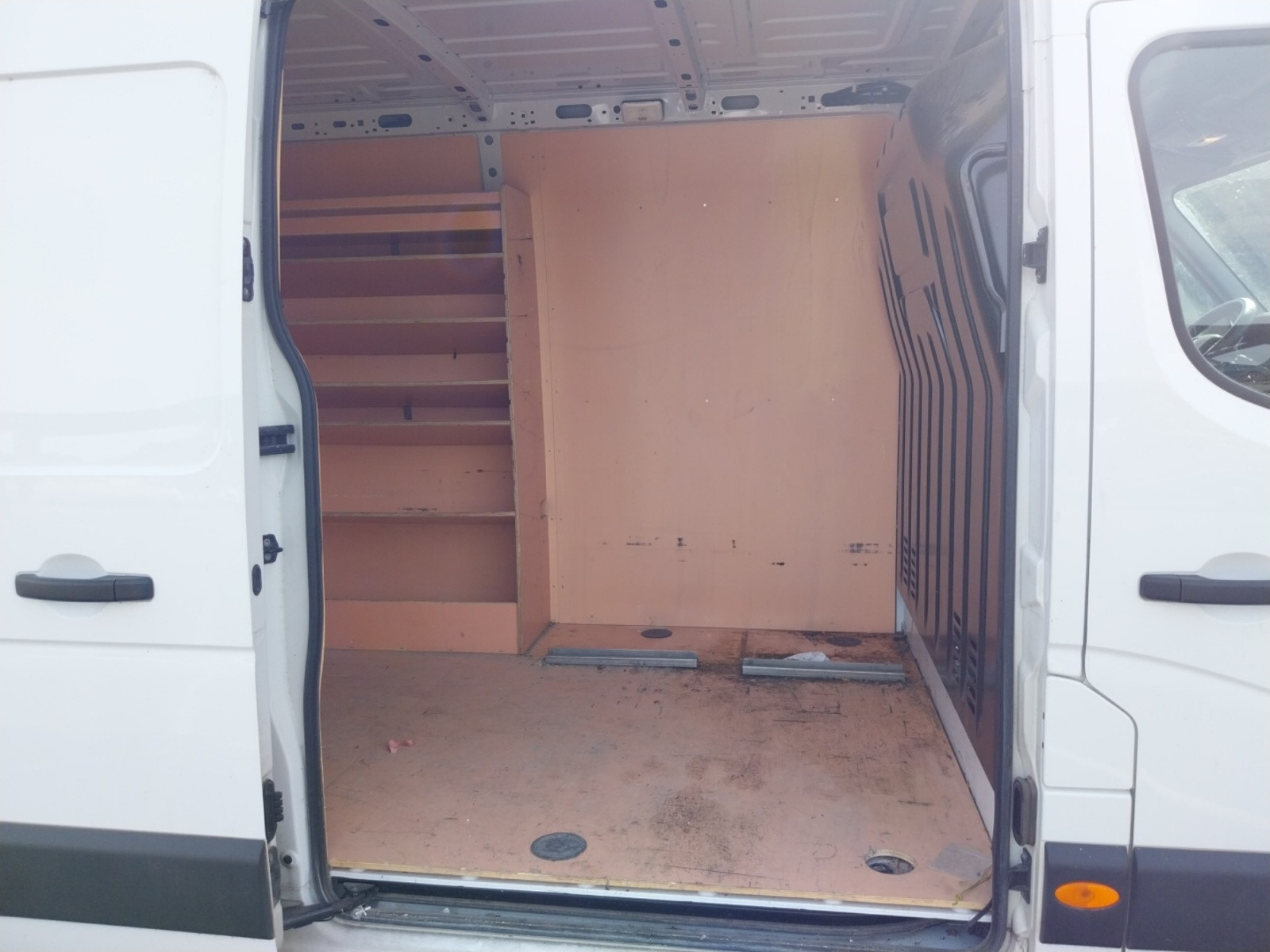 Vente en ligne Renault Master Fourgon MASTER FGN TRAC F3500 L3H2 ENERGY DCI 180 au prix de 21 990 €