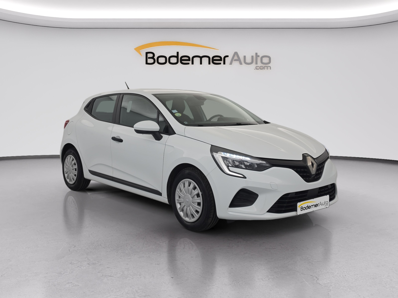 Vente en ligne Renault Clio 5 CLIO SOCIETE BLUE DCI 100 - 21N au prix de 11 990 €