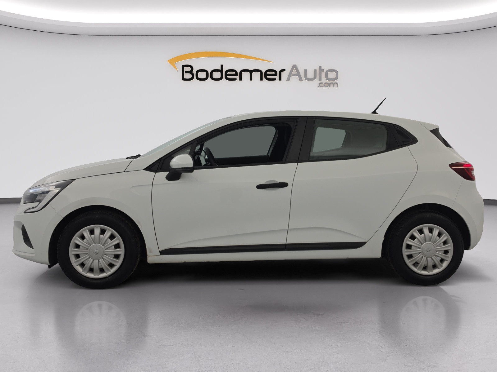 Vente en ligne Renault Clio 5 CLIO SOCIETE BLUE DCI 100 - 21N au prix de 11 990 €