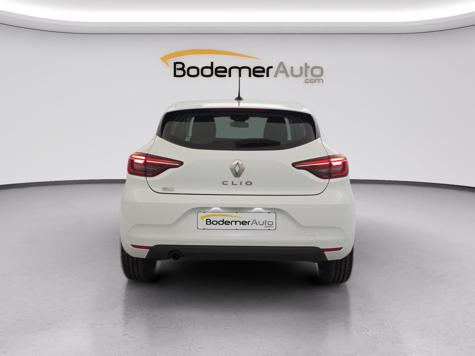 Vente en ligne Renault Clio 5 CLIO SOCIETE BLUE DCI 100 - 21N au prix de 11 990 €