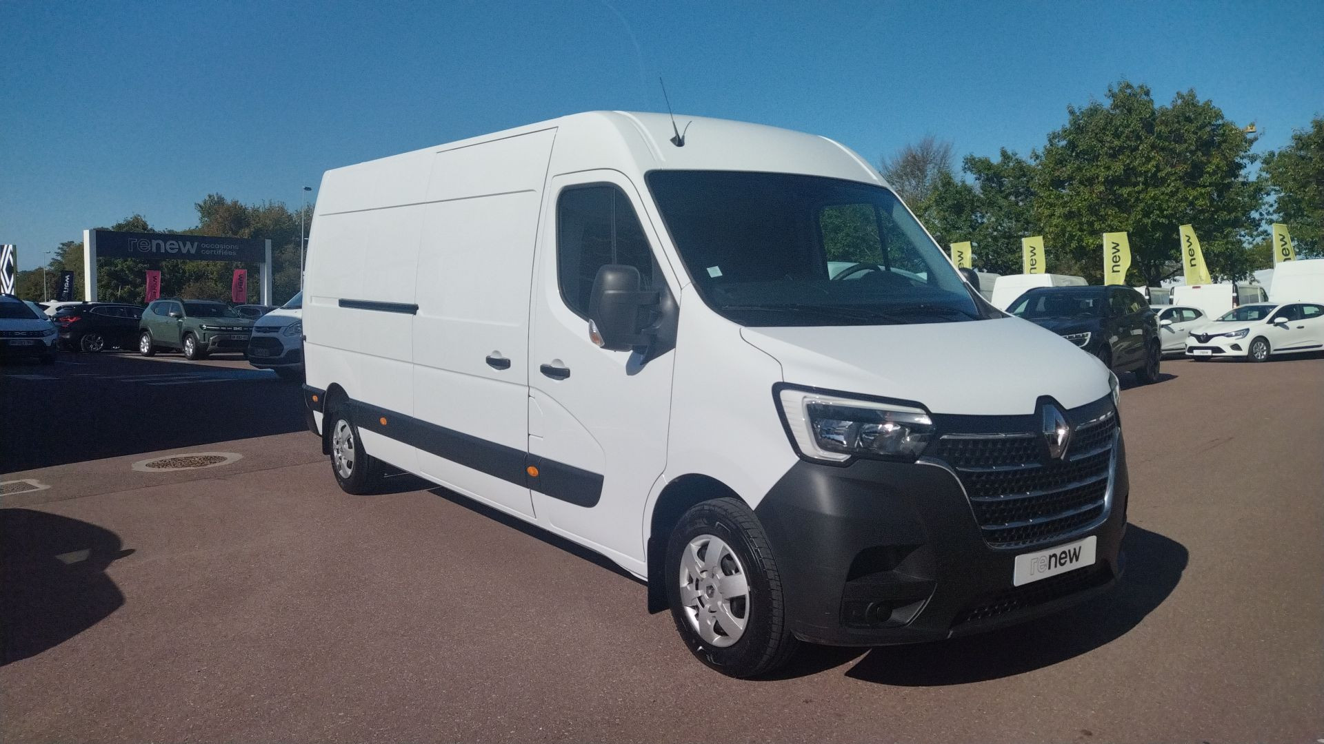 Vente en ligne Renault Master Fourgon MASTER FGN TRAC F3500 L3H2 DCI 135 au prix de 23 990 €