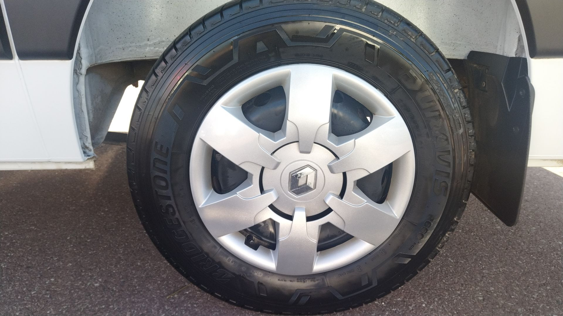 Vente en ligne Renault Master Fourgon MASTER FGN TRAC F3500 L3H2 DCI 135 au prix de 23 990 €