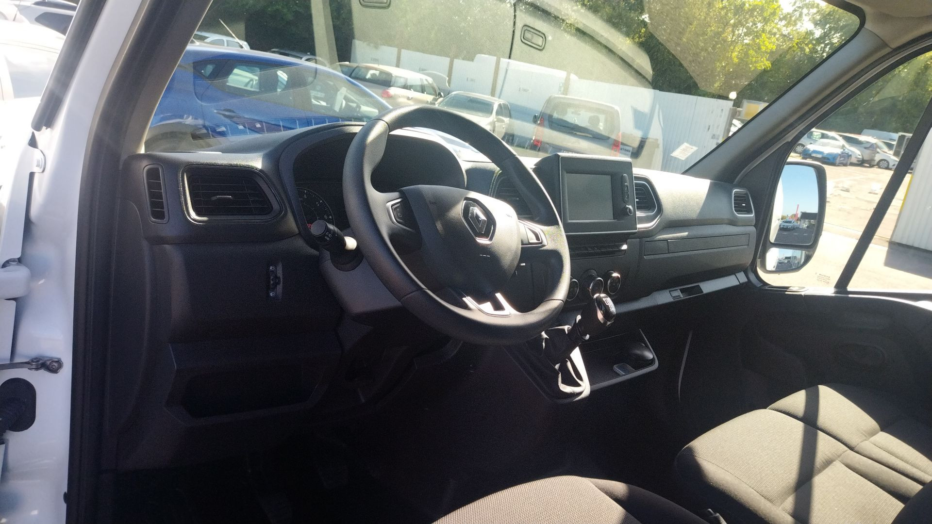 Vente en ligne Renault Master Fourgon MASTER FGN TRAC F3500 L3H2 DCI 135 au prix de 23 990 €