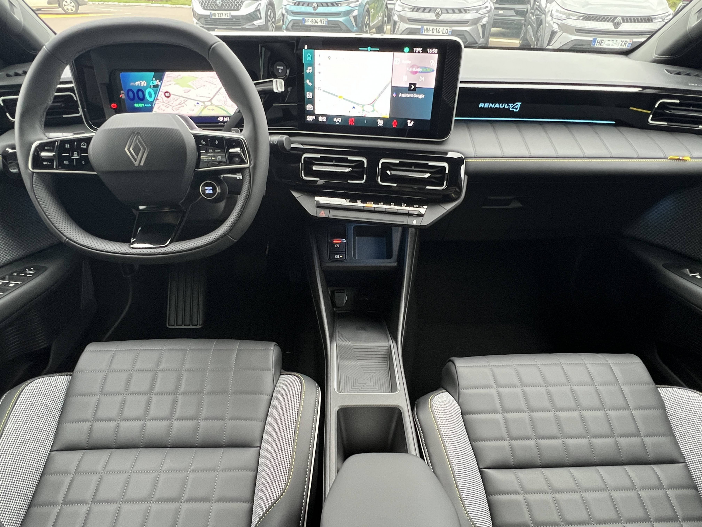 Vente en ligne Renault R4 E-Tech  150 ch autonomie confort au prix de 36 990 €