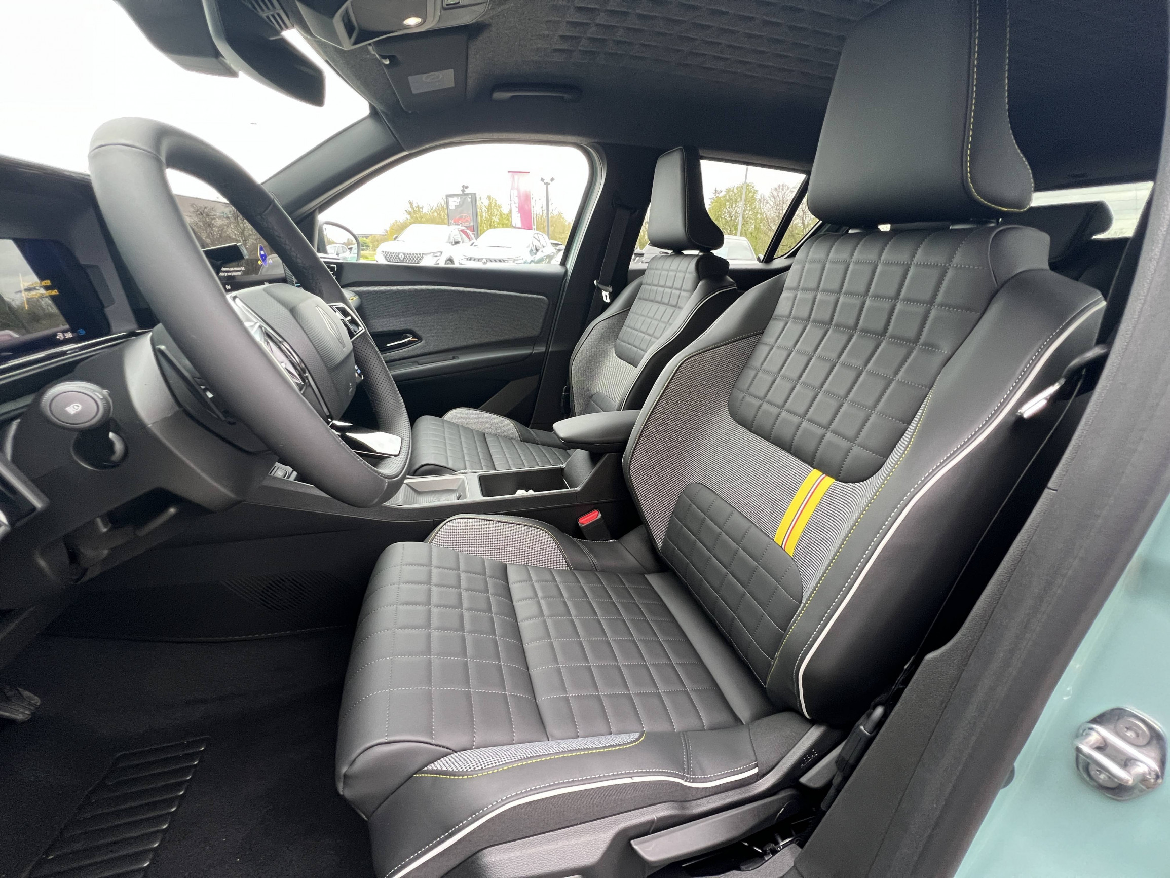 Vente en ligne Renault R4 E-Tech  150 ch autonomie confort au prix de 36 990 €