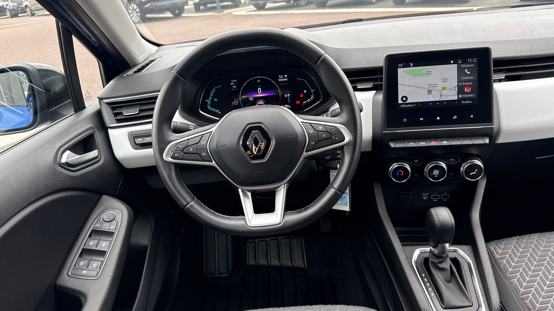 Vente en ligne Renault Clio 5 Clio E-Tech full hybrid 145 au prix de 17 490 €