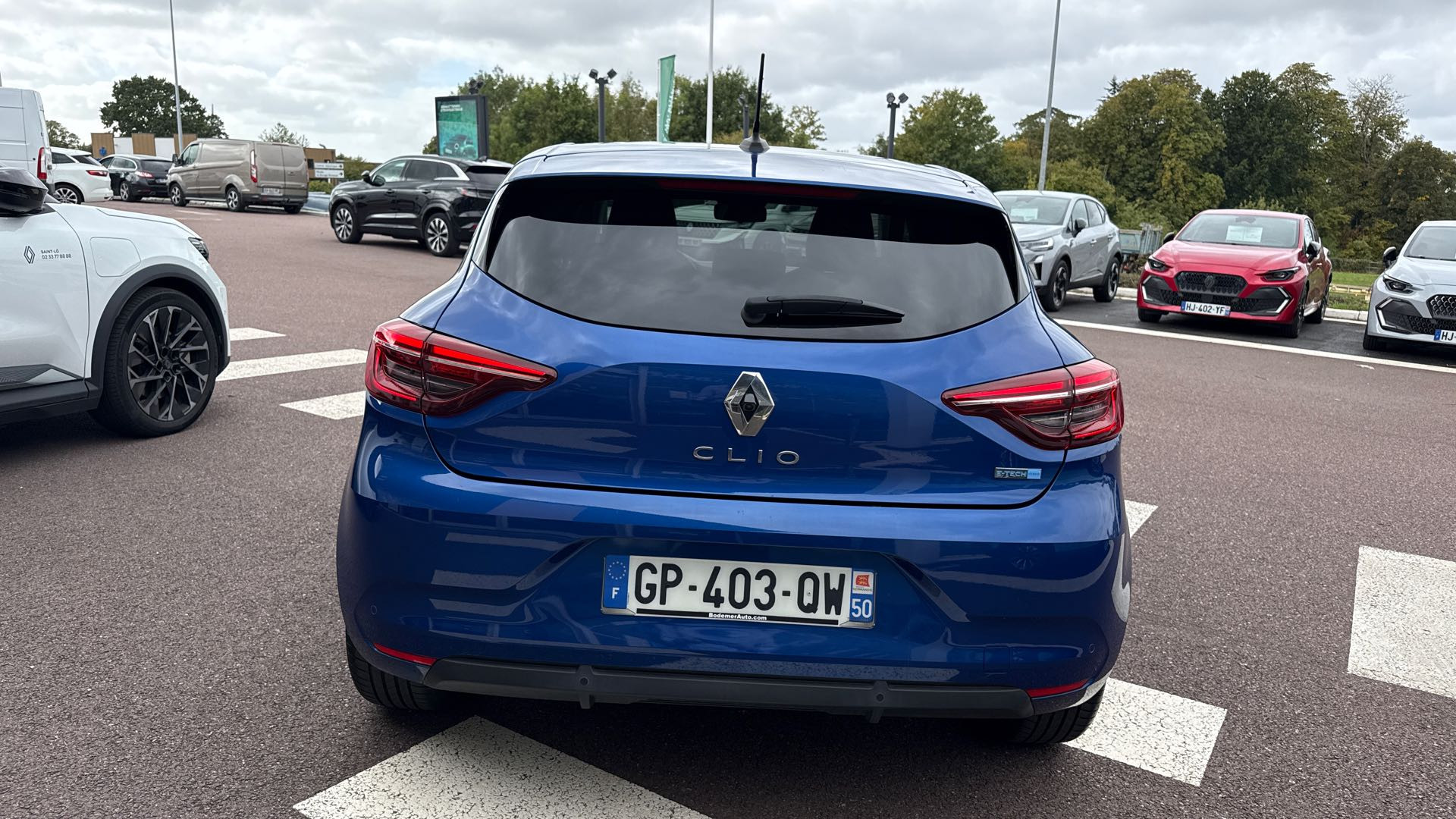 Vente en ligne Renault Clio 5 Clio E-Tech full hybrid 145 au prix de 17 490 €