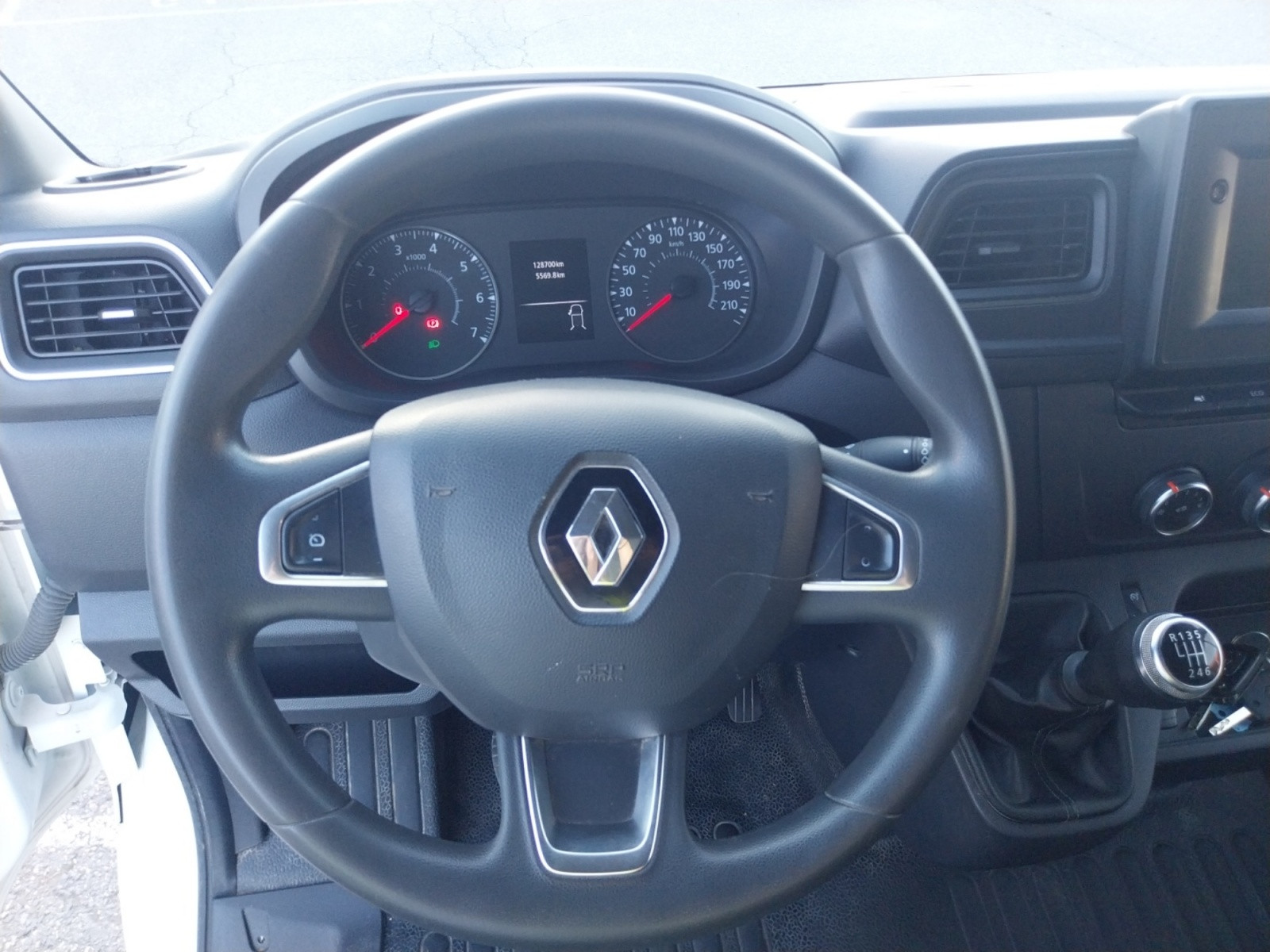 Vente en ligne Renault Master Fourgon MASTER FGN TRAC F3300 L2H2 DCI 135 au prix de 16 531 €