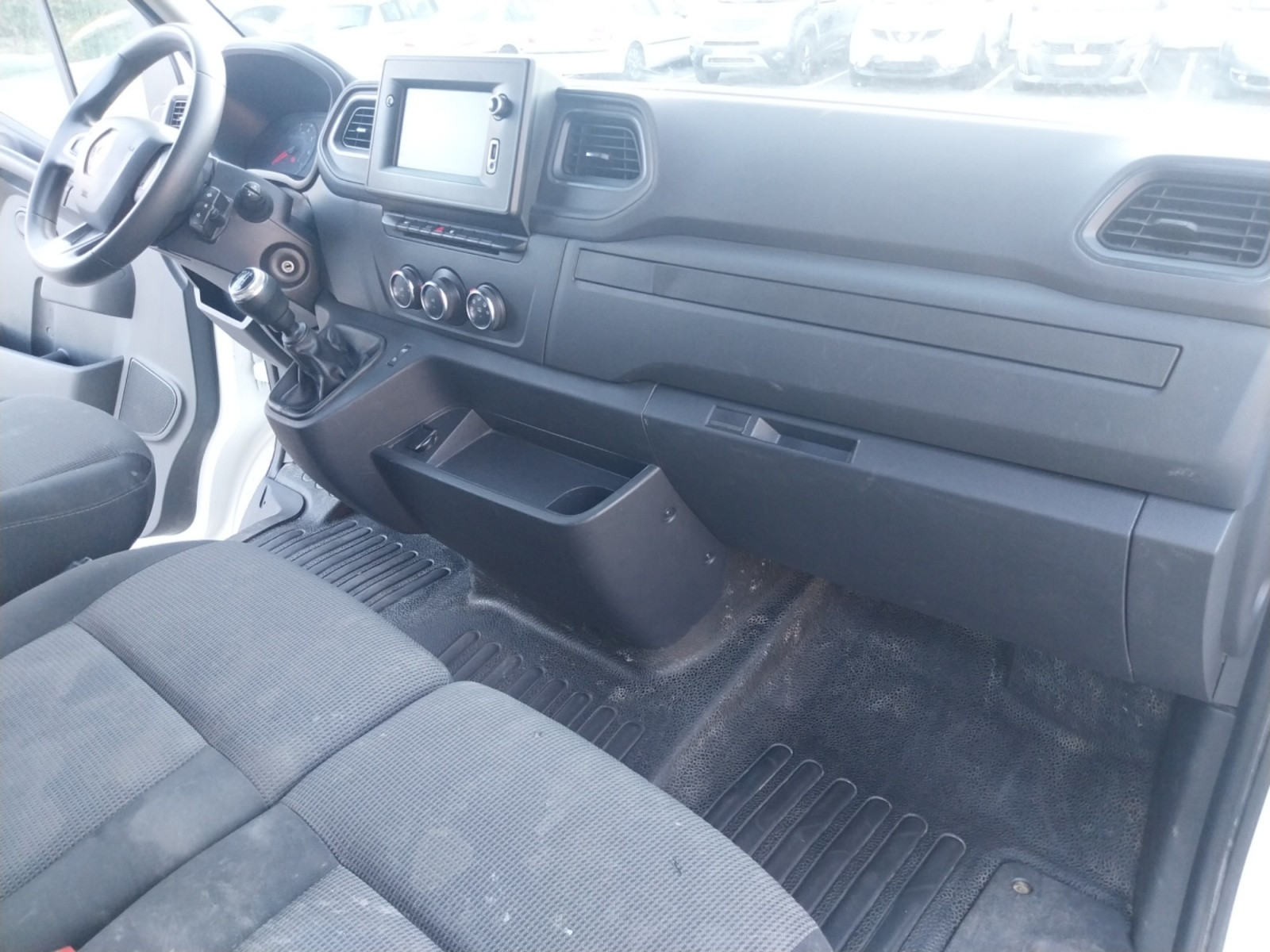 Vente en ligne Renault Master Fourgon MASTER FGN TRAC F3300 L2H2 DCI 135 au prix de 16 531 €