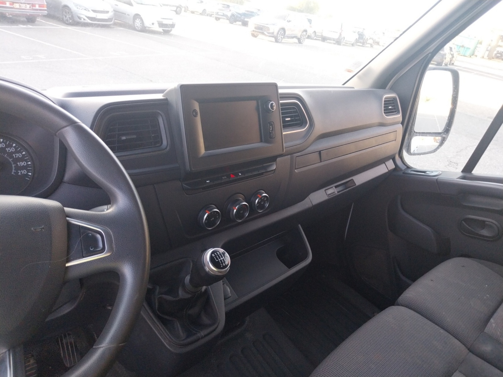 Vente en ligne Renault Master Fourgon MASTER FGN TRAC F3300 L2H2 DCI 135 au prix de 16 531 €