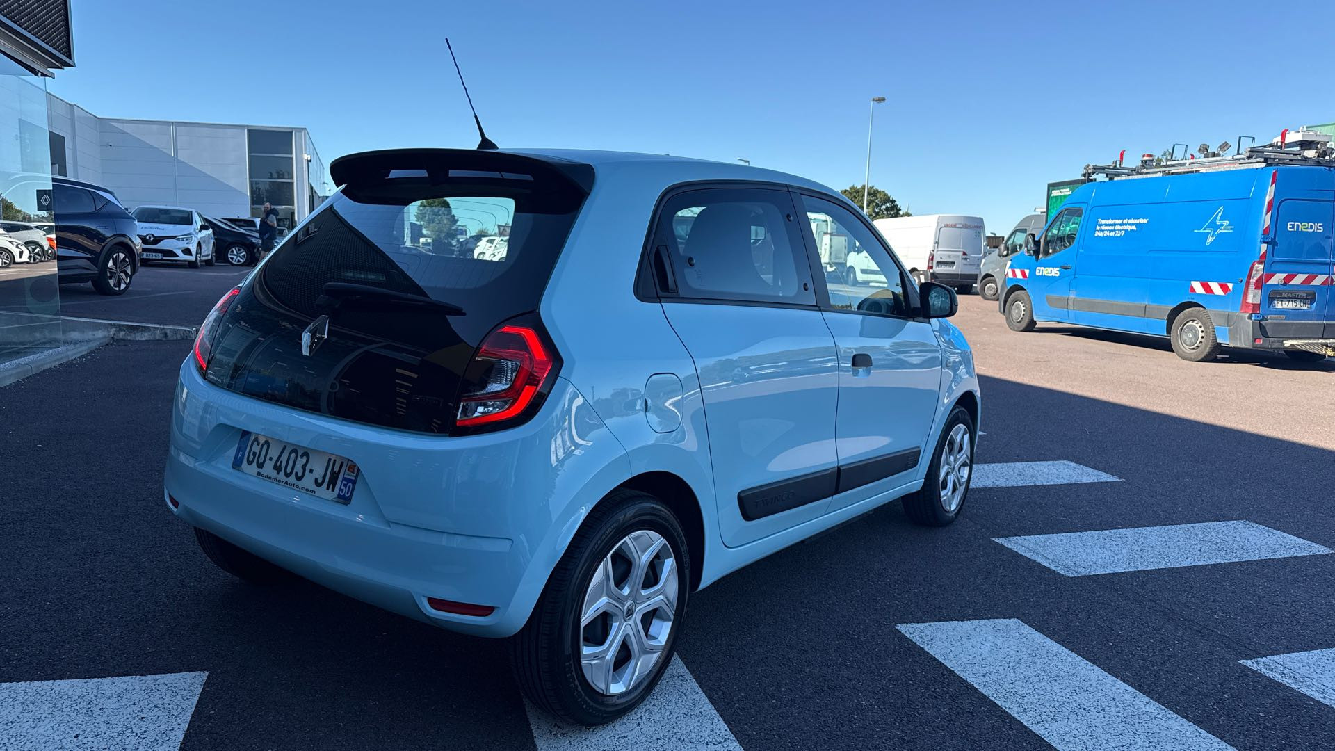 Vente en ligne Renault Twingo Electrique Twingo III E-Tech au prix de 12 690 €