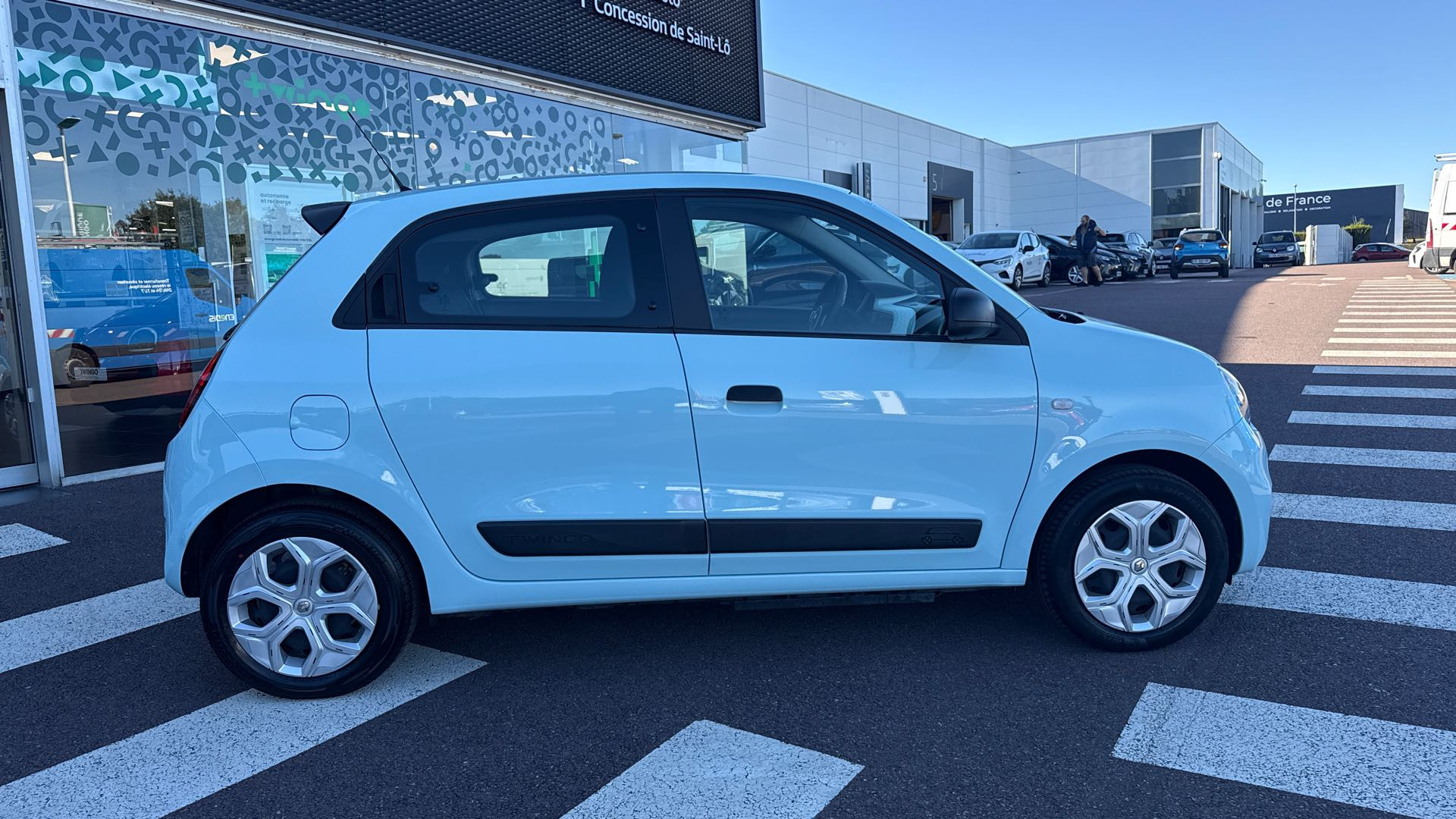 Vente en ligne Renault Twingo Electrique Twingo III E-Tech au prix de 12 690 €