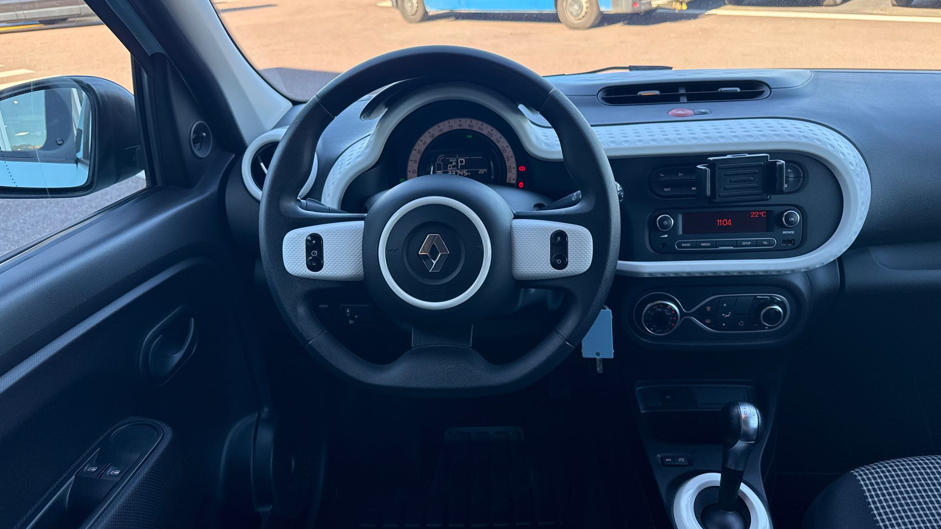 Vente en ligne Renault Twingo Electrique Twingo III E-Tech au prix de 12 690 €