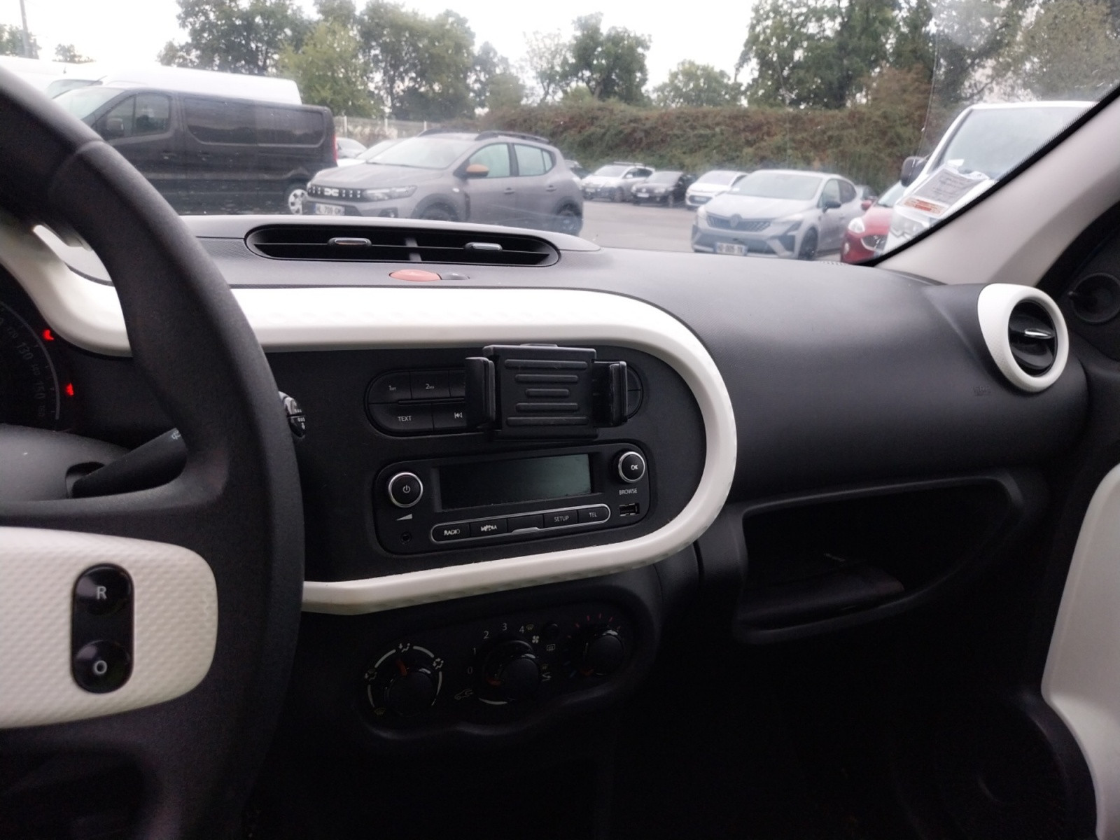 Vente en ligne Renault Twingo 3  1.0 SCe 70 eco2 au prix de 5 990 €