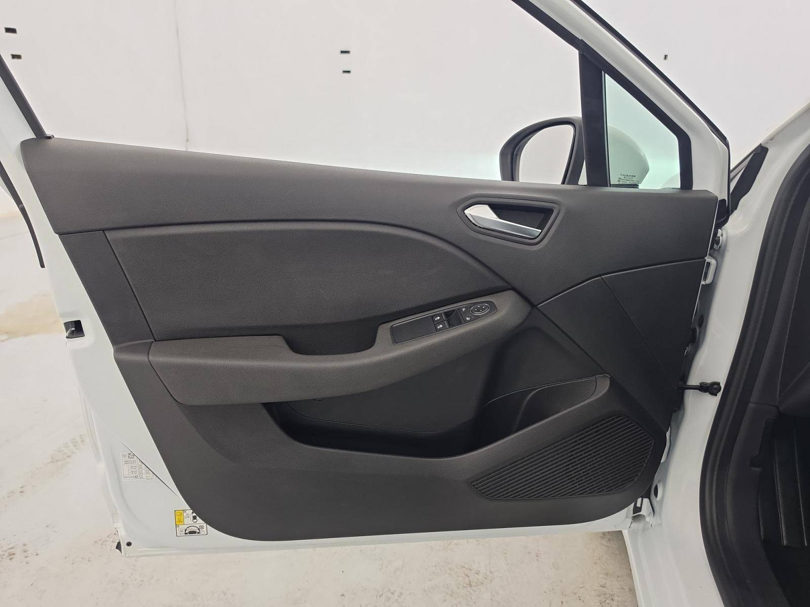 Vente en ligne Renault Clio 5 CLIO SOCIETE E-TECH 140 - 21N au prix de 13 290 €
