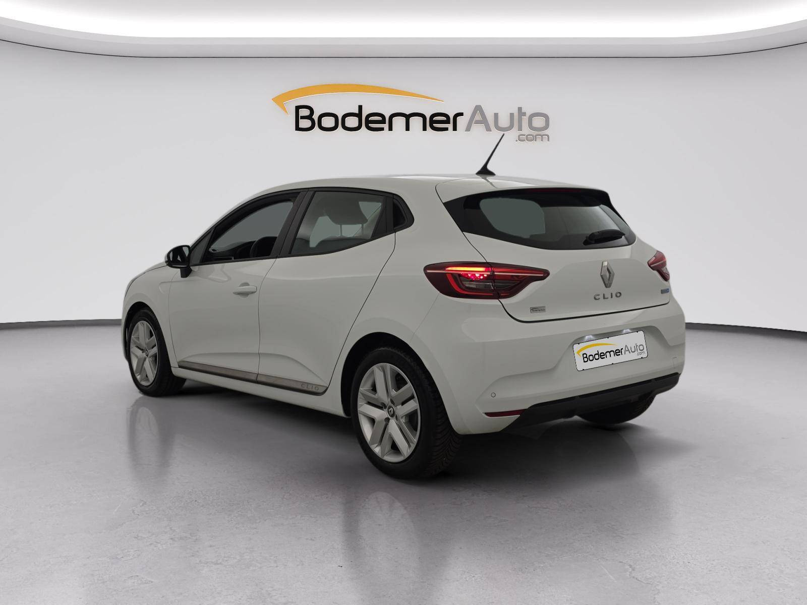 Vente en ligne Renault Clio 5 CLIO SOCIETE E-TECH 140 - 21N au prix de 13 290 €