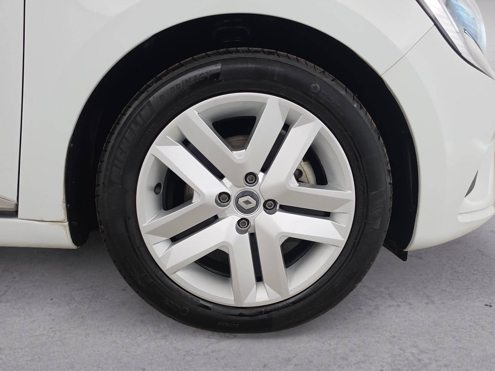 Vente en ligne Renault Clio 5 CLIO SOCIETE E-TECH 140 - 21N au prix de 13 290 €