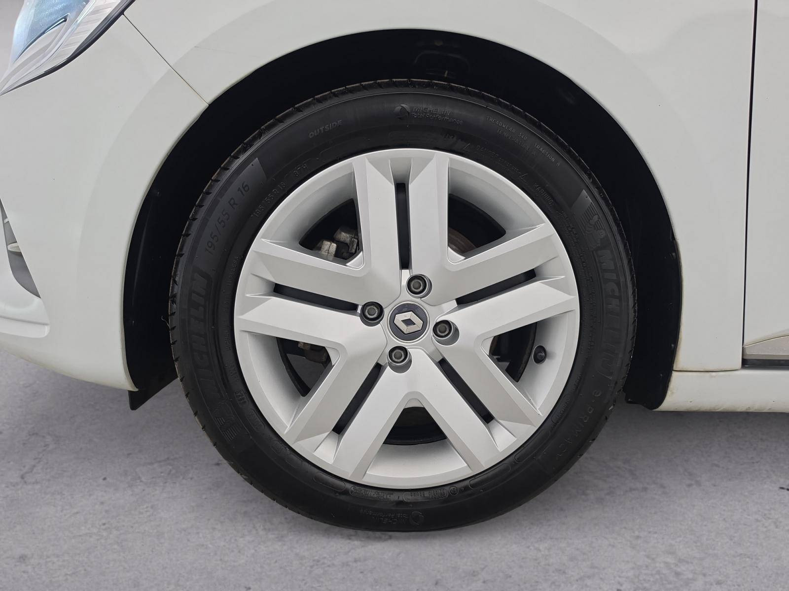 Vente en ligne Renault Clio 5 CLIO SOCIETE E-TECH 140 - 21N au prix de 13 290 €