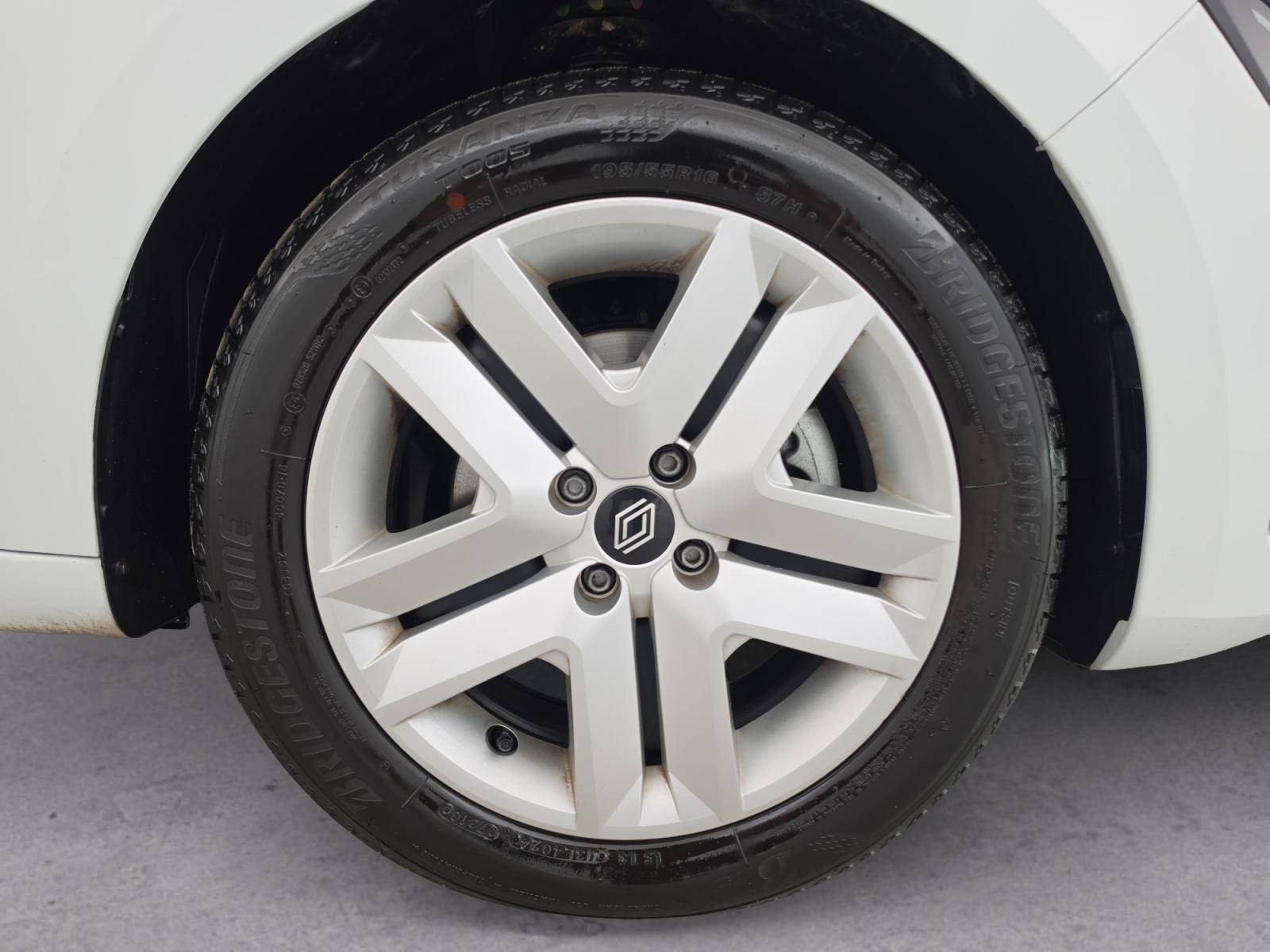 Vente en ligne Renault Clio 5 Clio Blue dCi 100 ch GSR2 au prix de 17 990 €