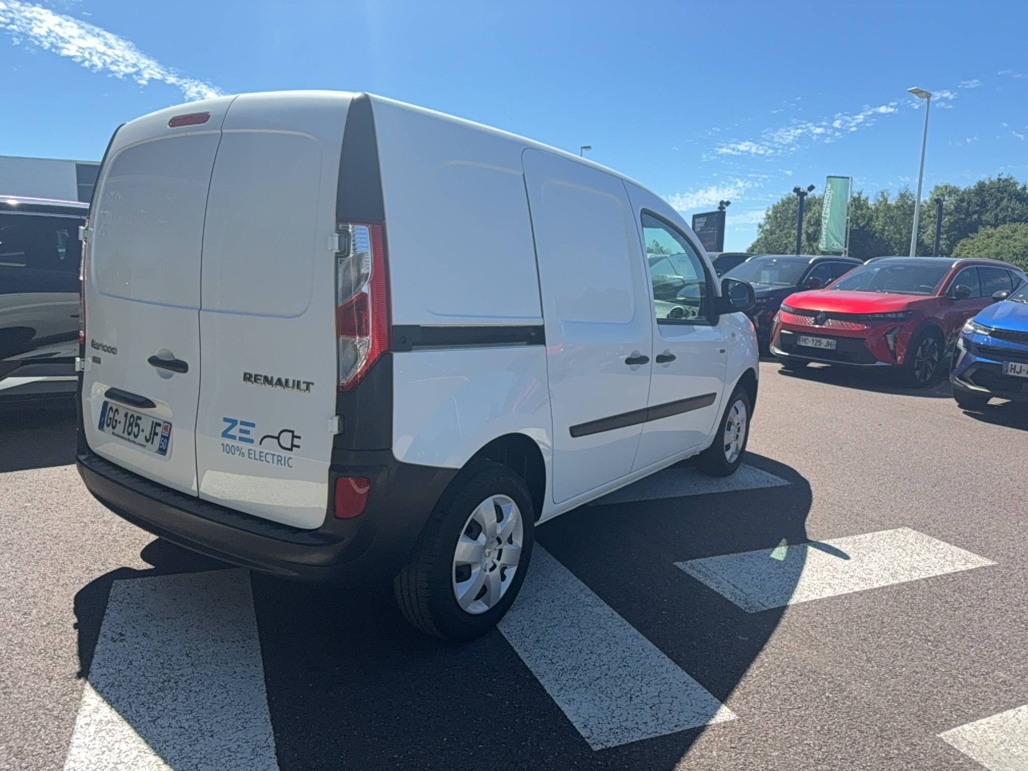 Vente en ligne Renault Kangoo E-Tech KANGOO ELECTRIQUE ACHAT INTEGRAL au prix de 12 990 €