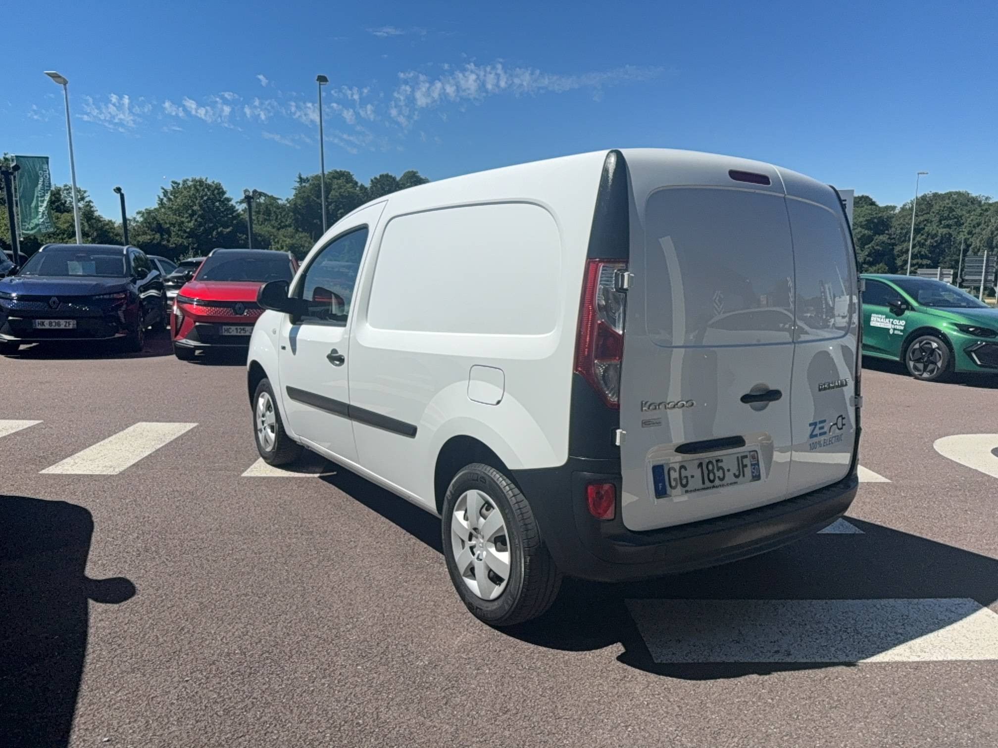 Vente en ligne Renault Kangoo E-Tech KANGOO ELECTRIQUE ACHAT INTEGRAL au prix de 12 990 €