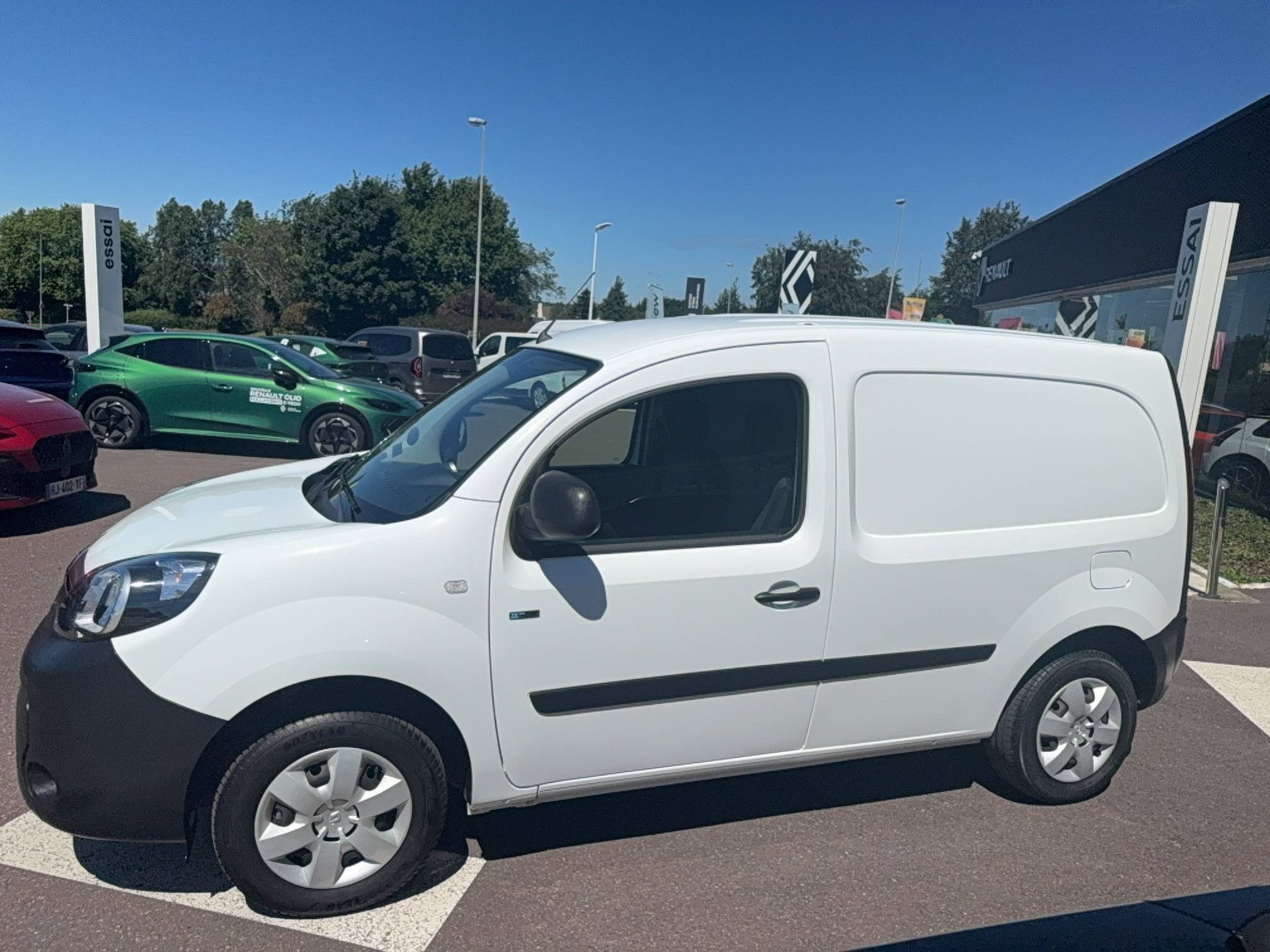 Vente en ligne Renault Kangoo E-Tech KANGOO ELECTRIQUE ACHAT INTEGRAL au prix de 12 990 €
