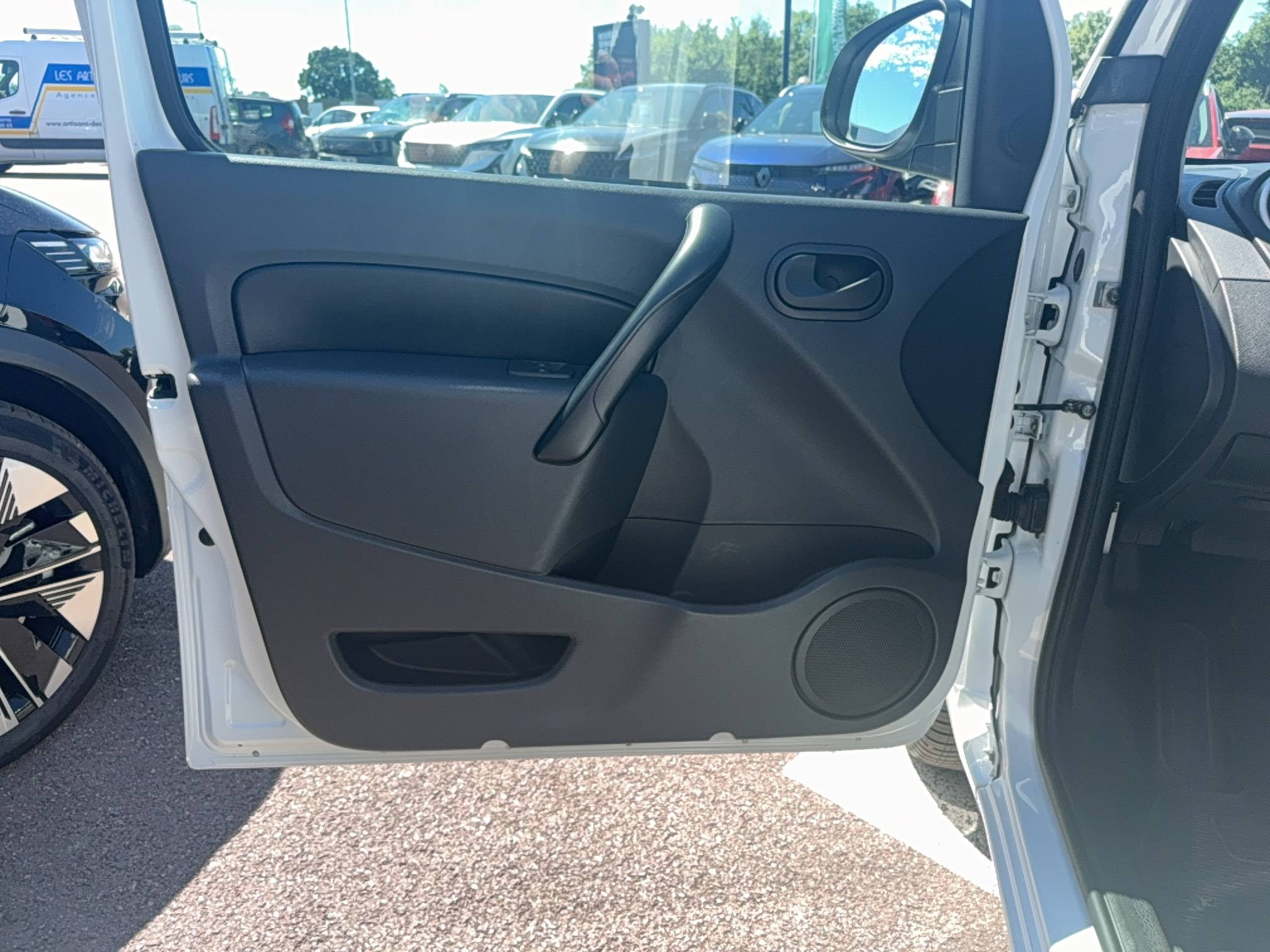 Vente en ligne Renault Kangoo E-Tech KANGOO ELECTRIQUE ACHAT INTEGRAL au prix de 12 990 €