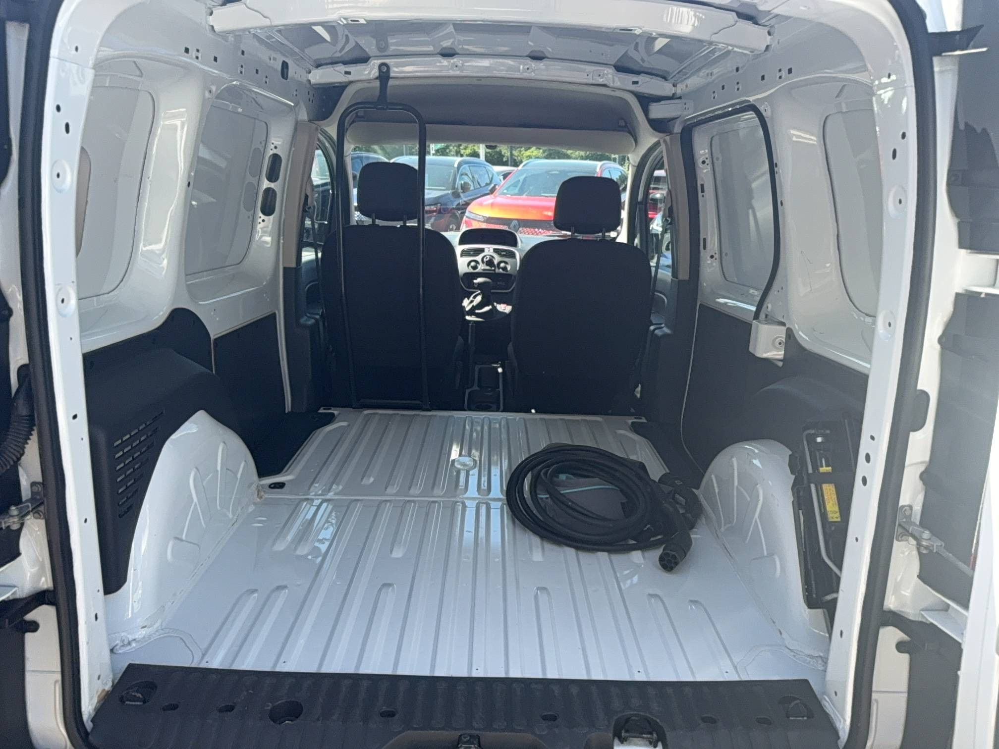Vente en ligne Renault Kangoo E-Tech KANGOO ELECTRIQUE ACHAT INTEGRAL au prix de 12 990 €