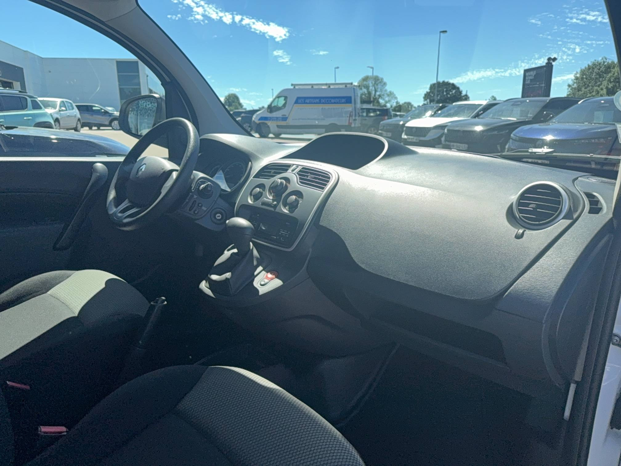 Vente en ligne Renault Kangoo E-Tech KANGOO ELECTRIQUE ACHAT INTEGRAL au prix de 12 990 €