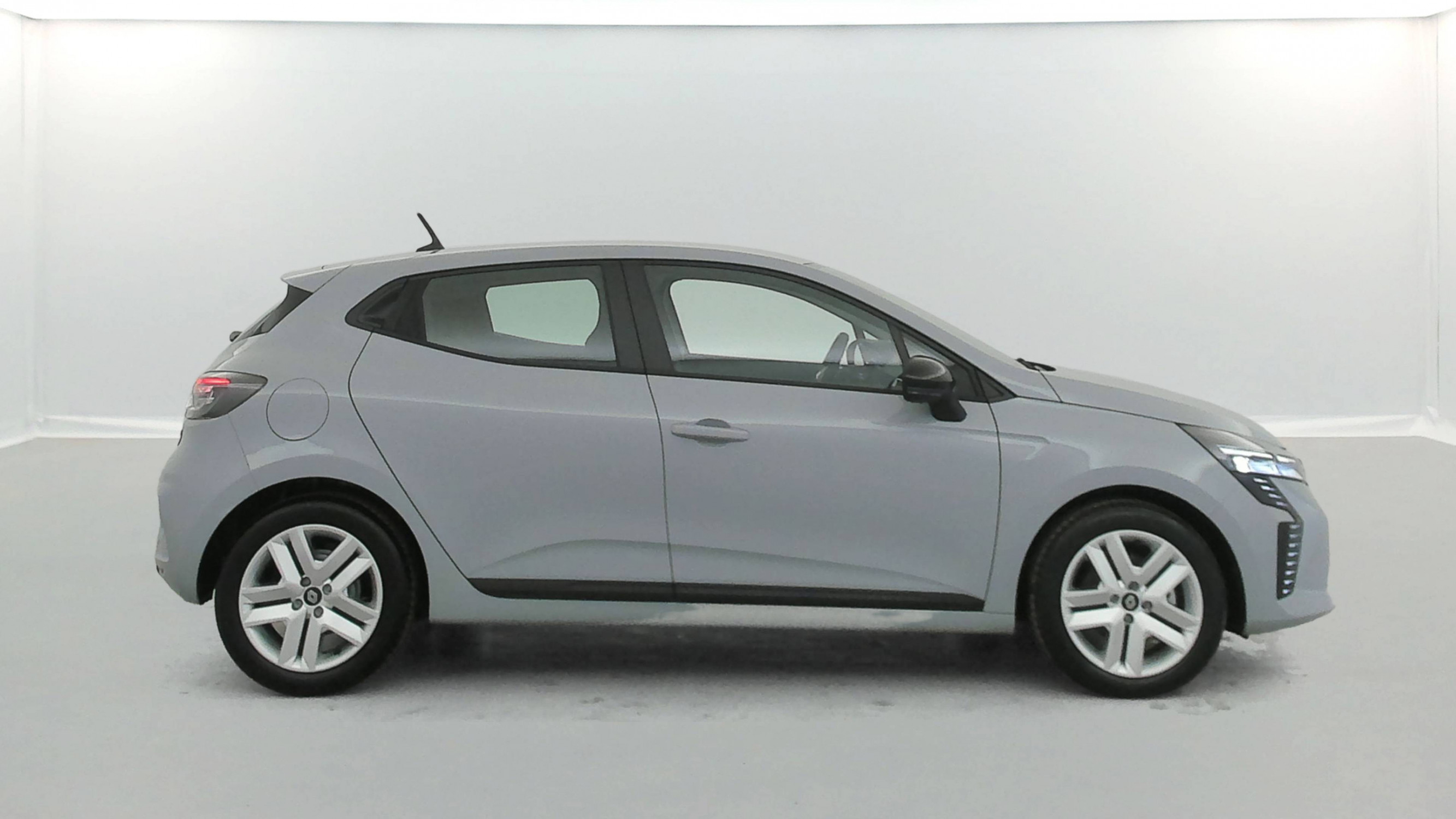 Vente en ligne Renault Clio 5 Clio E-Tech full hybrid 145 ch GSR2 au prix de 18 990 €