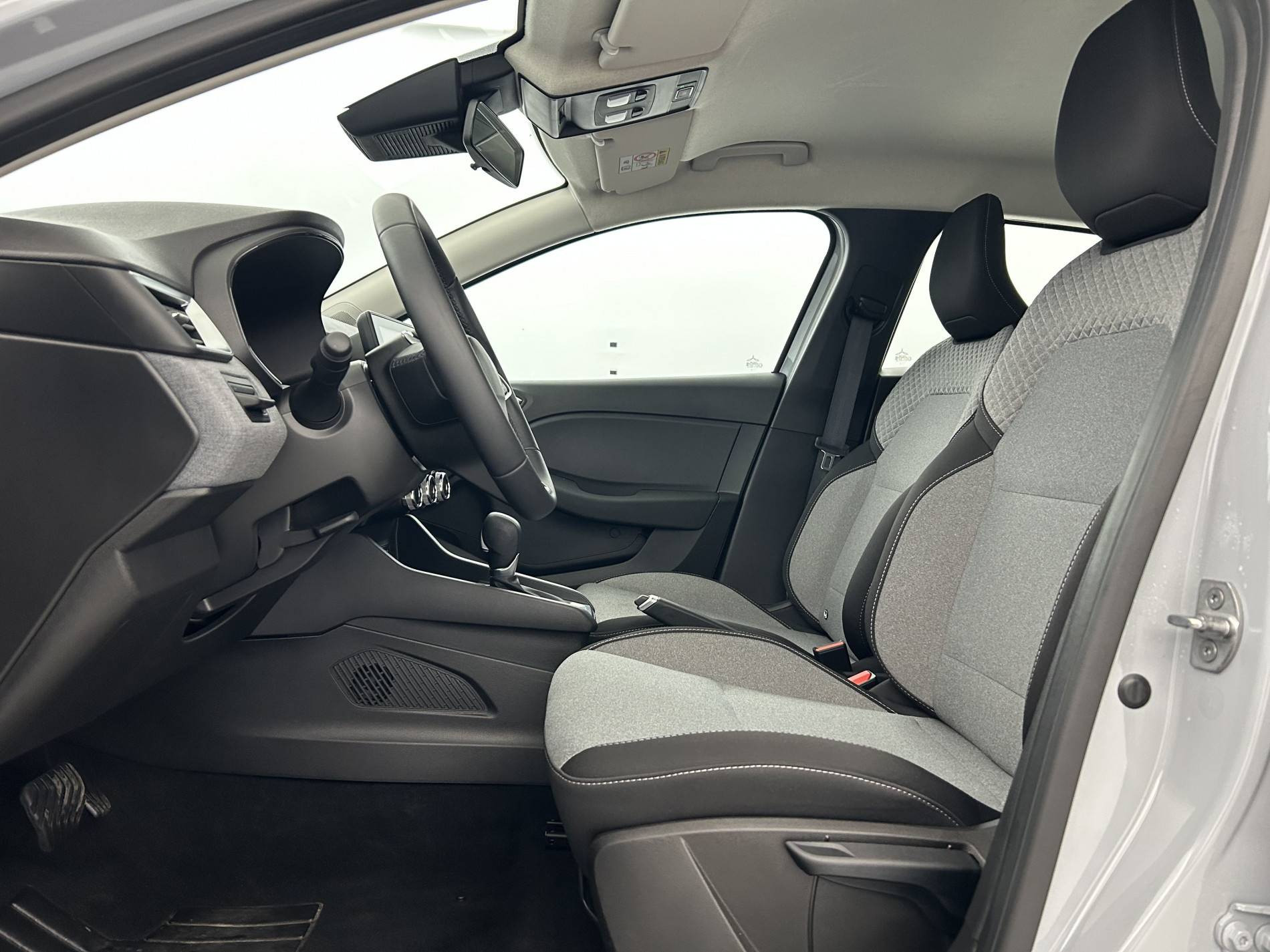 Vente en ligne Renault Clio 5 Clio E-Tech full hybrid 145 ch GSR2 au prix de 18 990 €