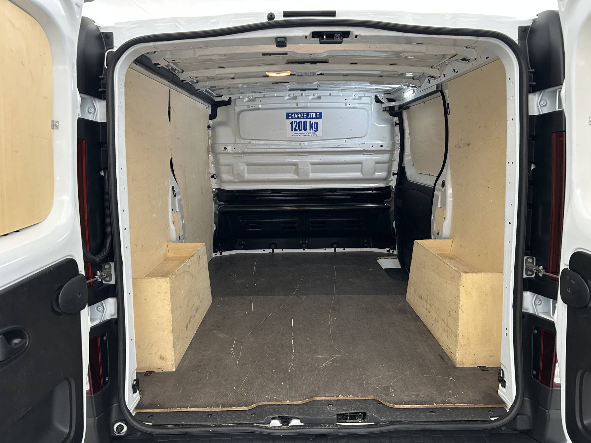 Vente en ligne Renault Trafic 3 Fourgon TRAFIC FG BLUE DCI 130 L1H1 3T GSR2 au prix de 22 490 €