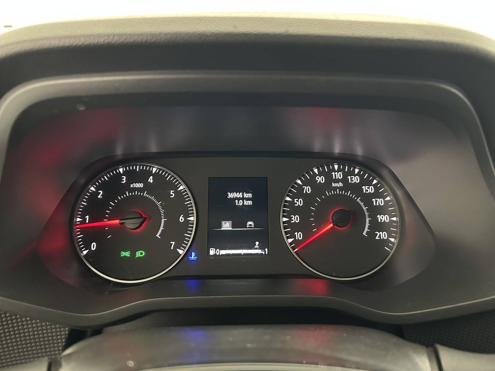 Vente en ligne Renault Trafic 3 Fourgon TRAFIC FG BLUE DCI 130 L1H1 3T GSR2 au prix de 22 490 €