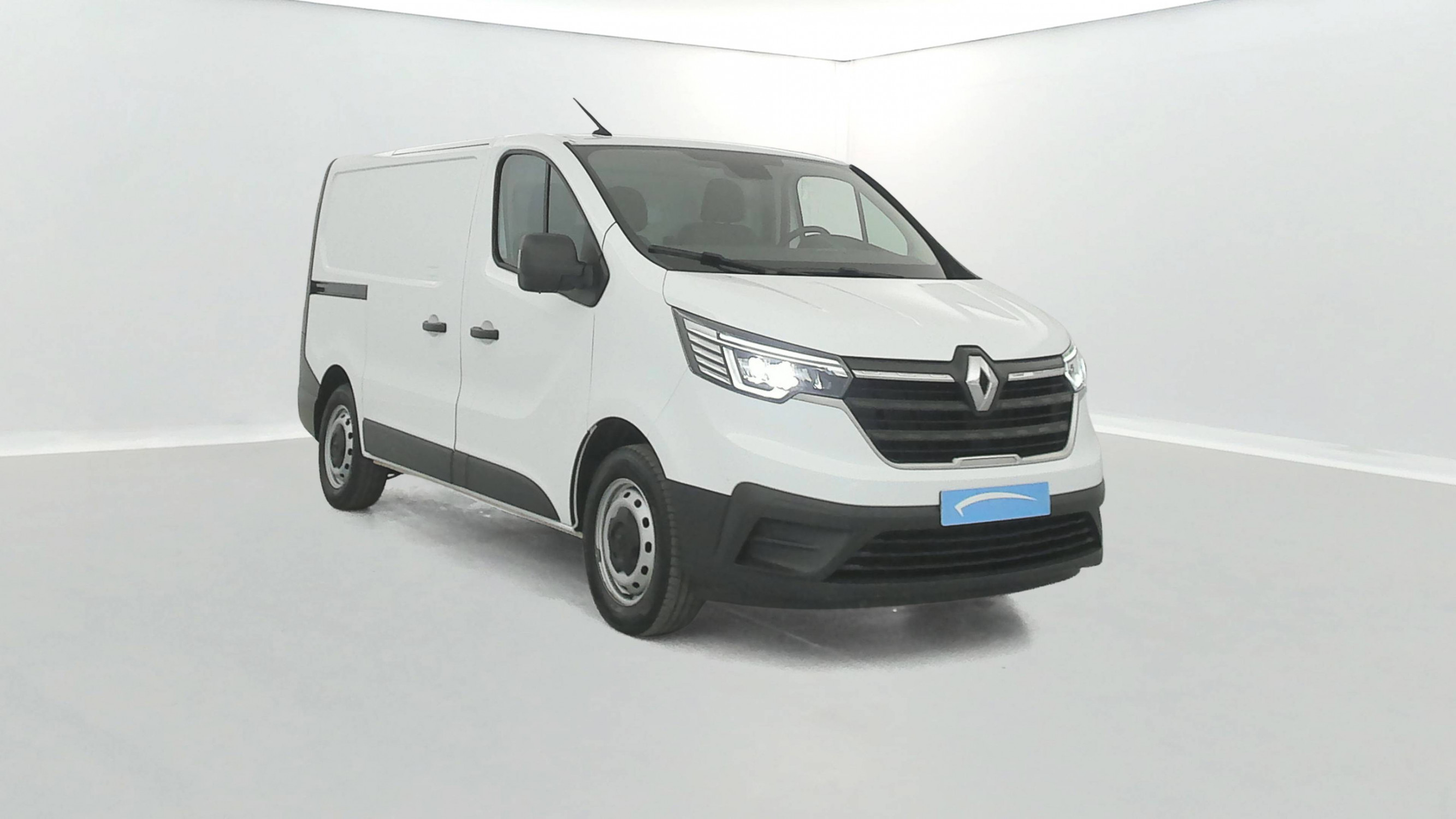 Vente en ligne Renault Trafic 3 Fourgon TRAFIC FG BLUE DCI 130 L1H1 3T GSR2 au prix de 22 490 €
