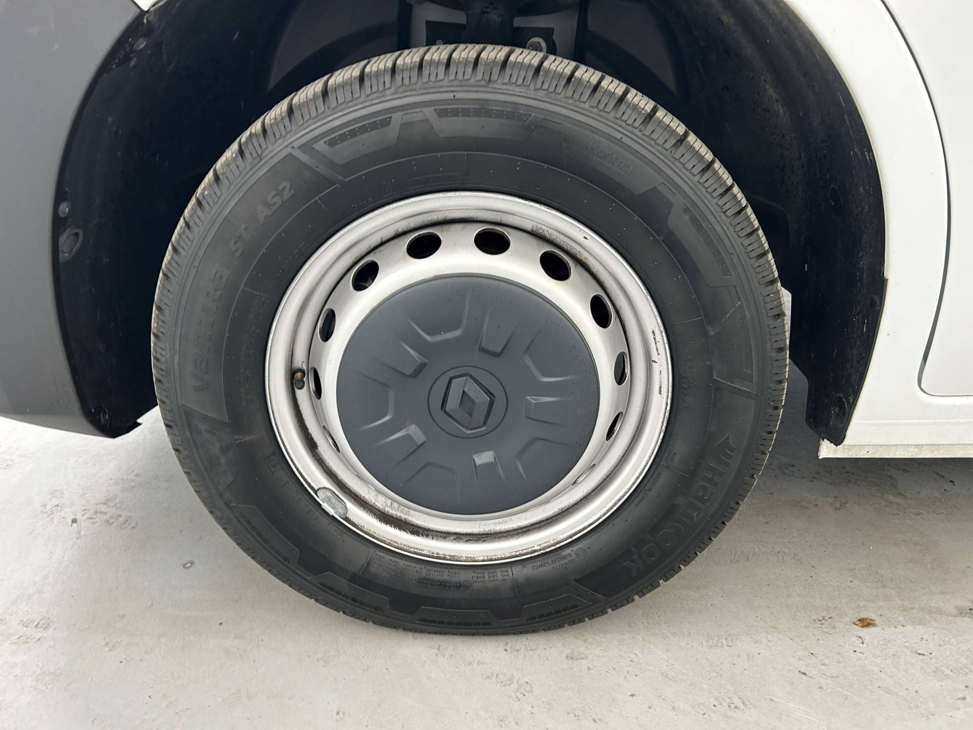 Vente en ligne Renault Master Fourgon MASTER FGN TRAC F3500 L3H3 BLUE DCI 135 au prix de 26 490 €