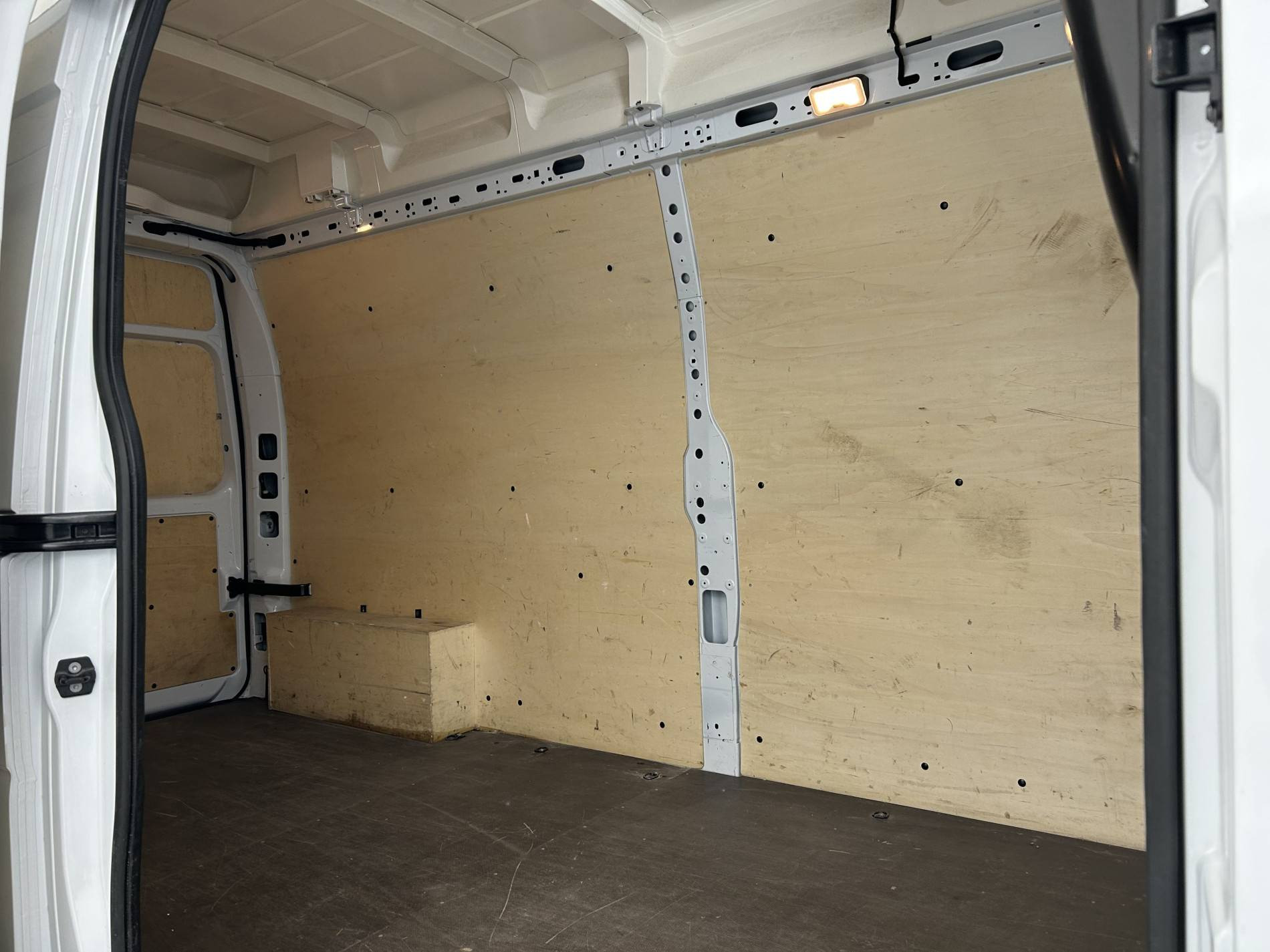 Vente en ligne Renault Master Fourgon MASTER FGN TRAC F3500 L3H3 BLUE DCI 135 au prix de 26 490 €
