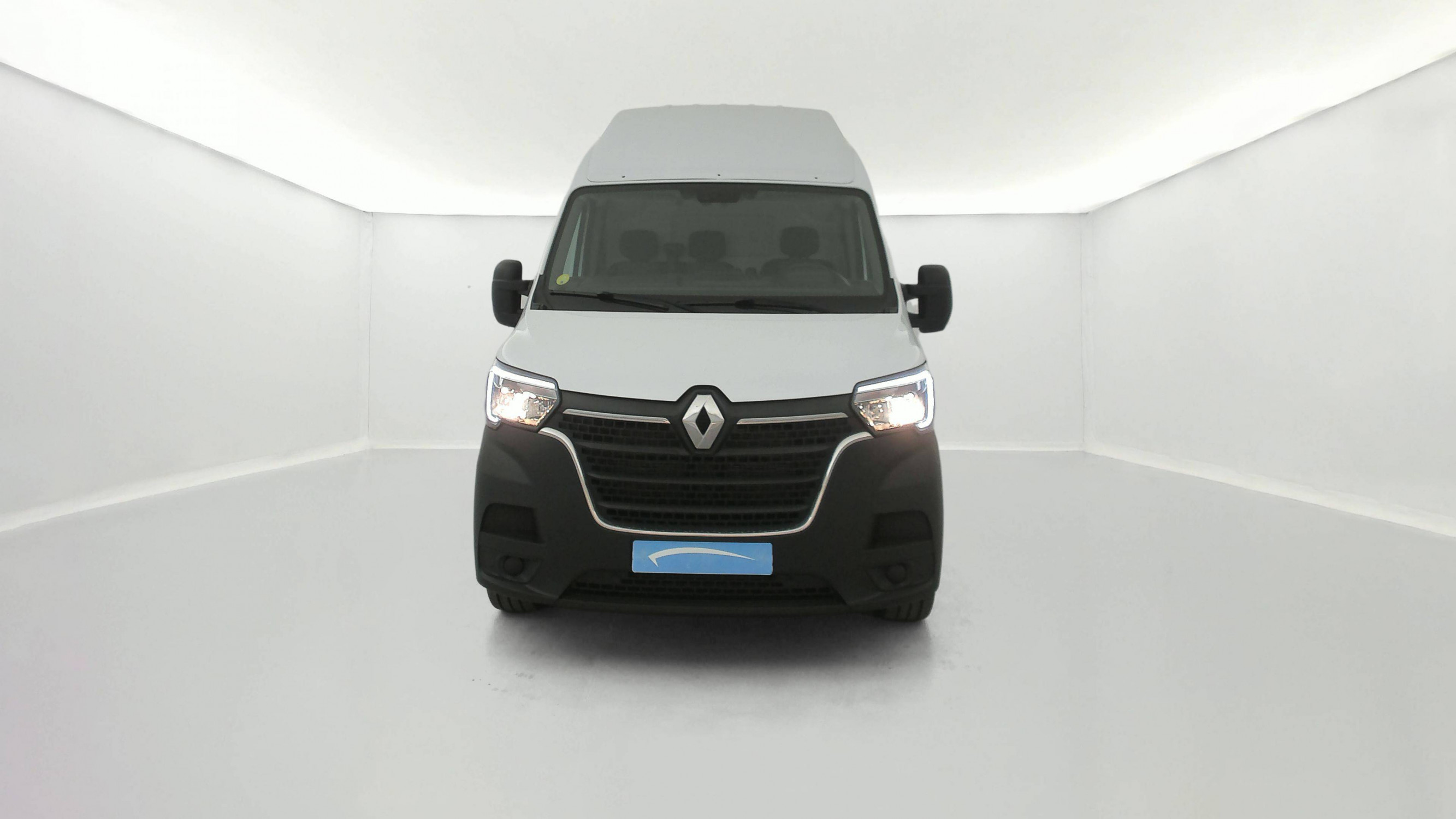 Vente en ligne Renault Master Fourgon MASTER FGN TRAC F3500 L3H3 BLUE DCI 135 au prix de 26 490 €
