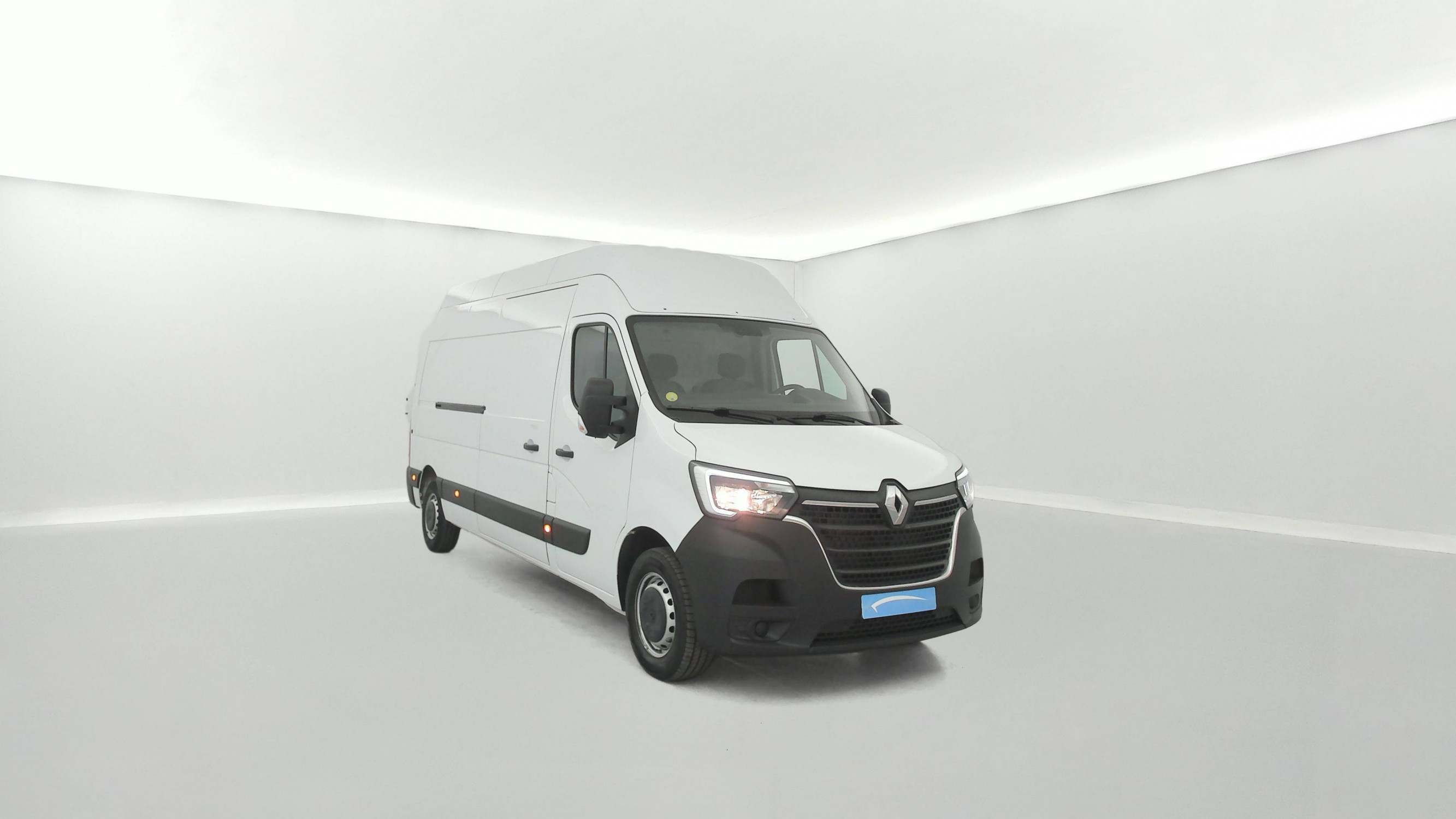 Vente en ligne Renault Master Fourgon MASTER FGN TRAC F3500 L3H3 BLUE DCI 135 au prix de 26 490 €