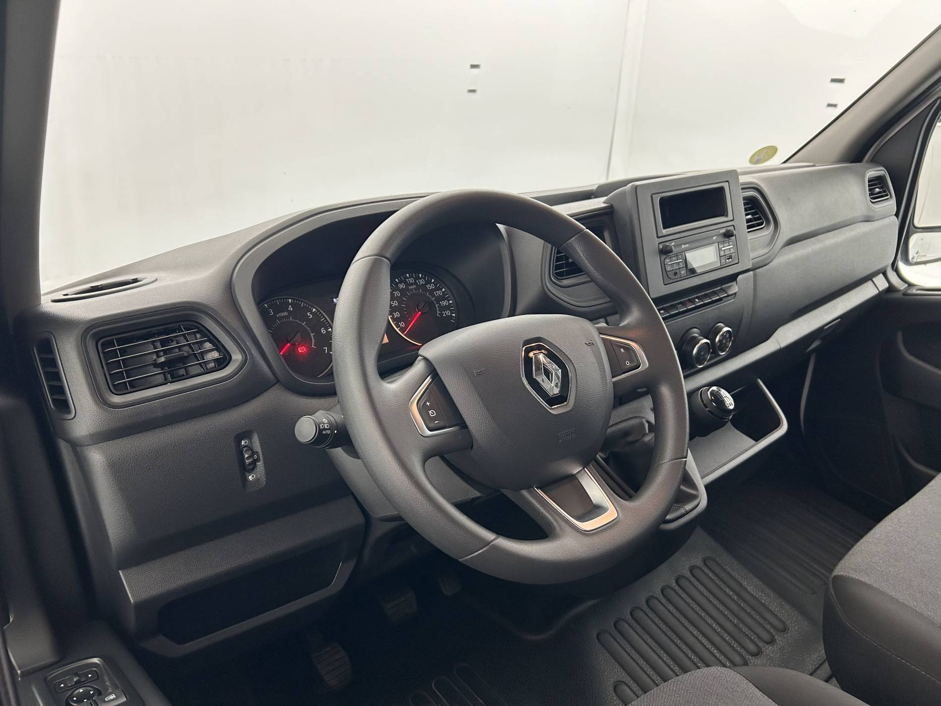 Vente en ligne Renault Master Fourgon MASTER FGN TRAC F3500 L3H3 BLUE DCI 135 au prix de 26 490 €