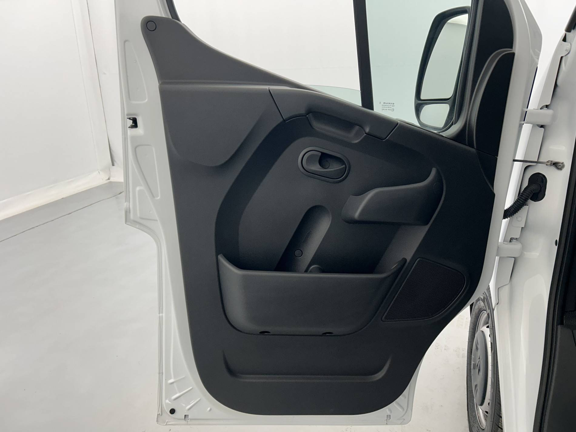 Vente en ligne Renault Master Fourgon MASTER FGN TRAC F3500 L3H3 BLUE DCI 135 au prix de 26 490 €