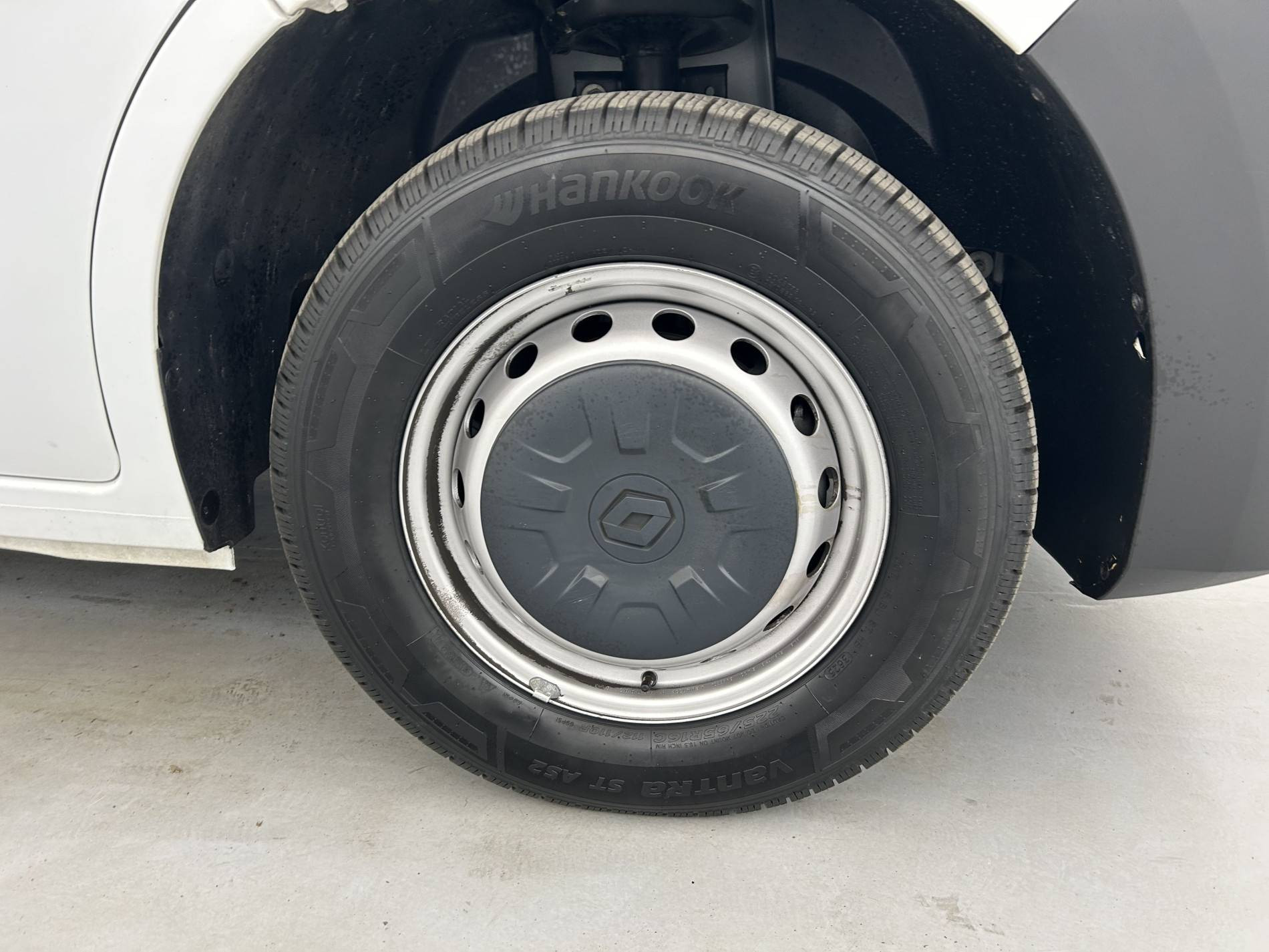 Vente en ligne Renault Master Fourgon MASTER FGN TRAC F3500 L3H3 BLUE DCI 135 au prix de 26 490 €