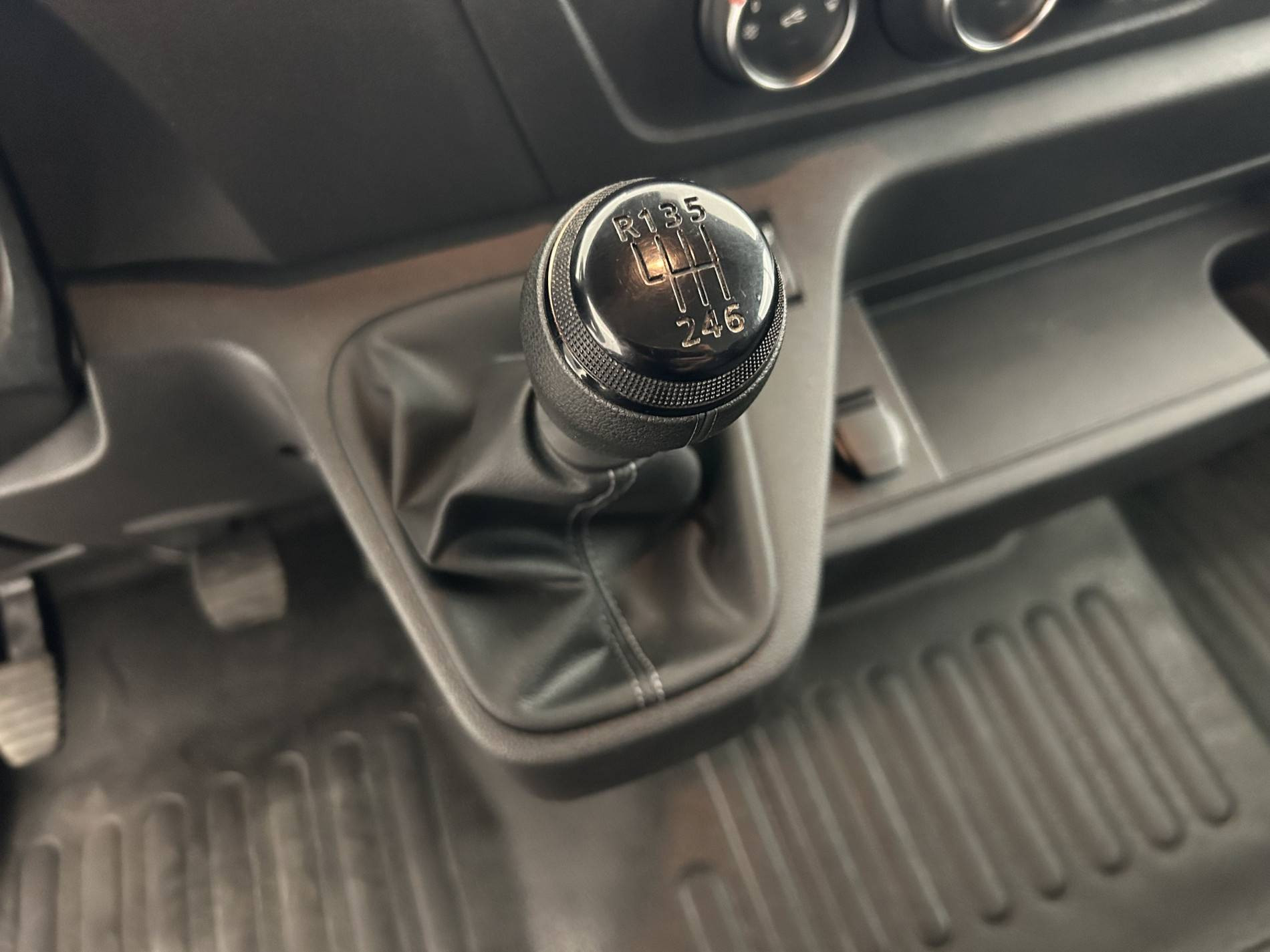 Vente en ligne Renault Master Fourgon MASTER FGN TRAC F3500 L3H3 BLUE DCI 135 au prix de 26 490 €